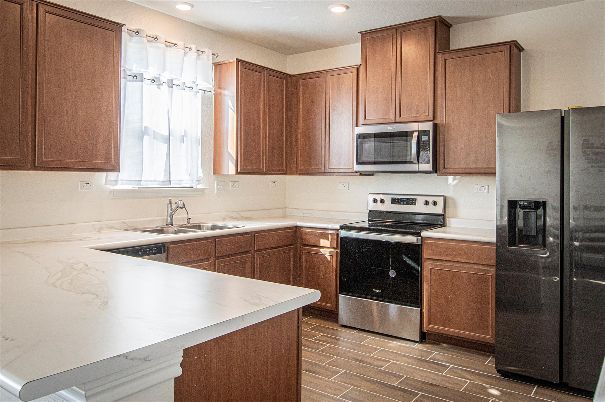 Image 8 of 18 For 523 Dakota Crk