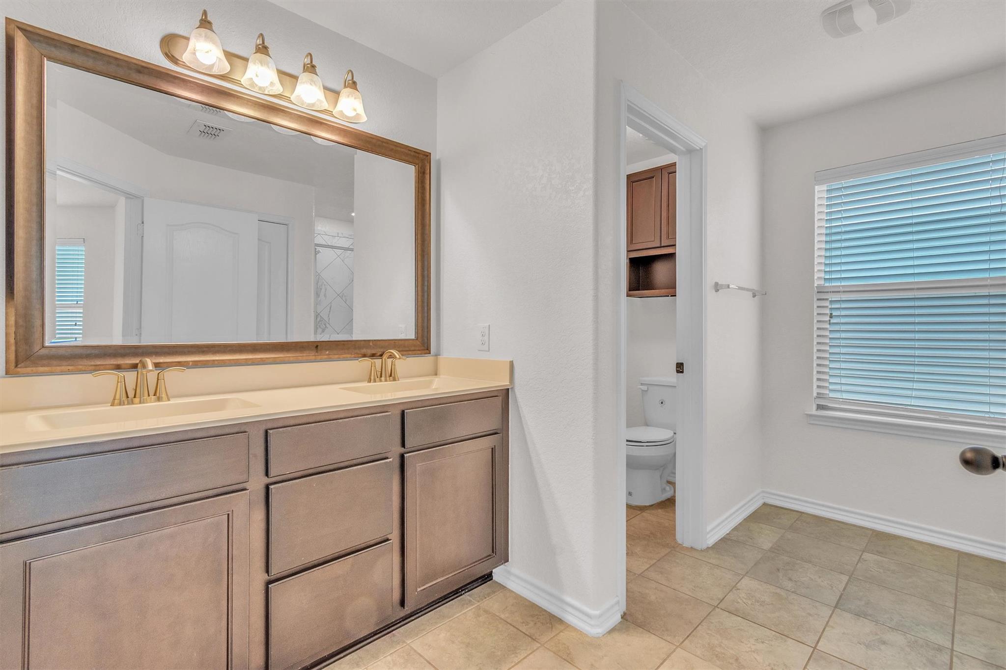 Image 29 of 35 For 3894 Bentwood Way