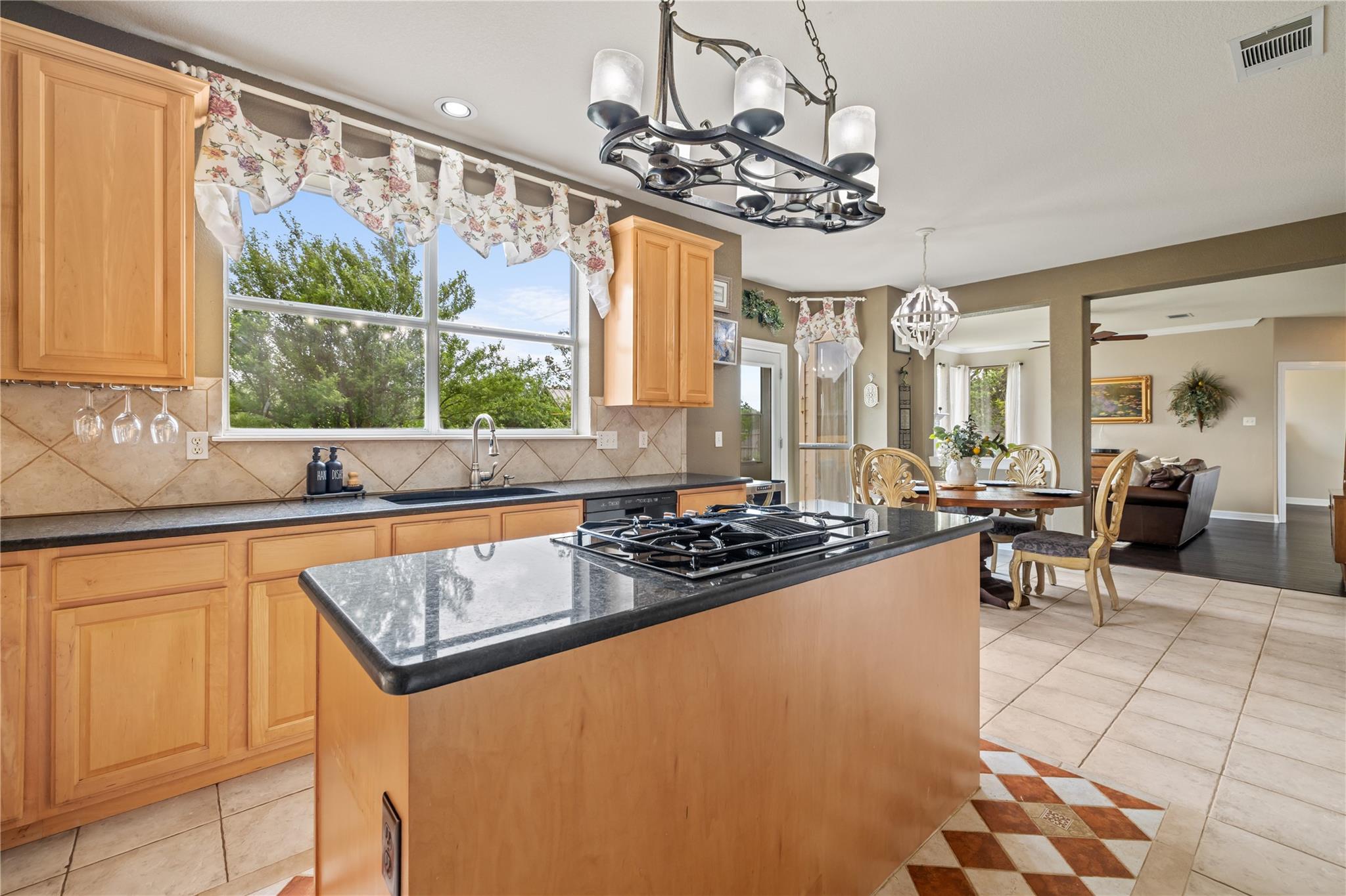 Image 13 of 40 For 100 Ridge Cir