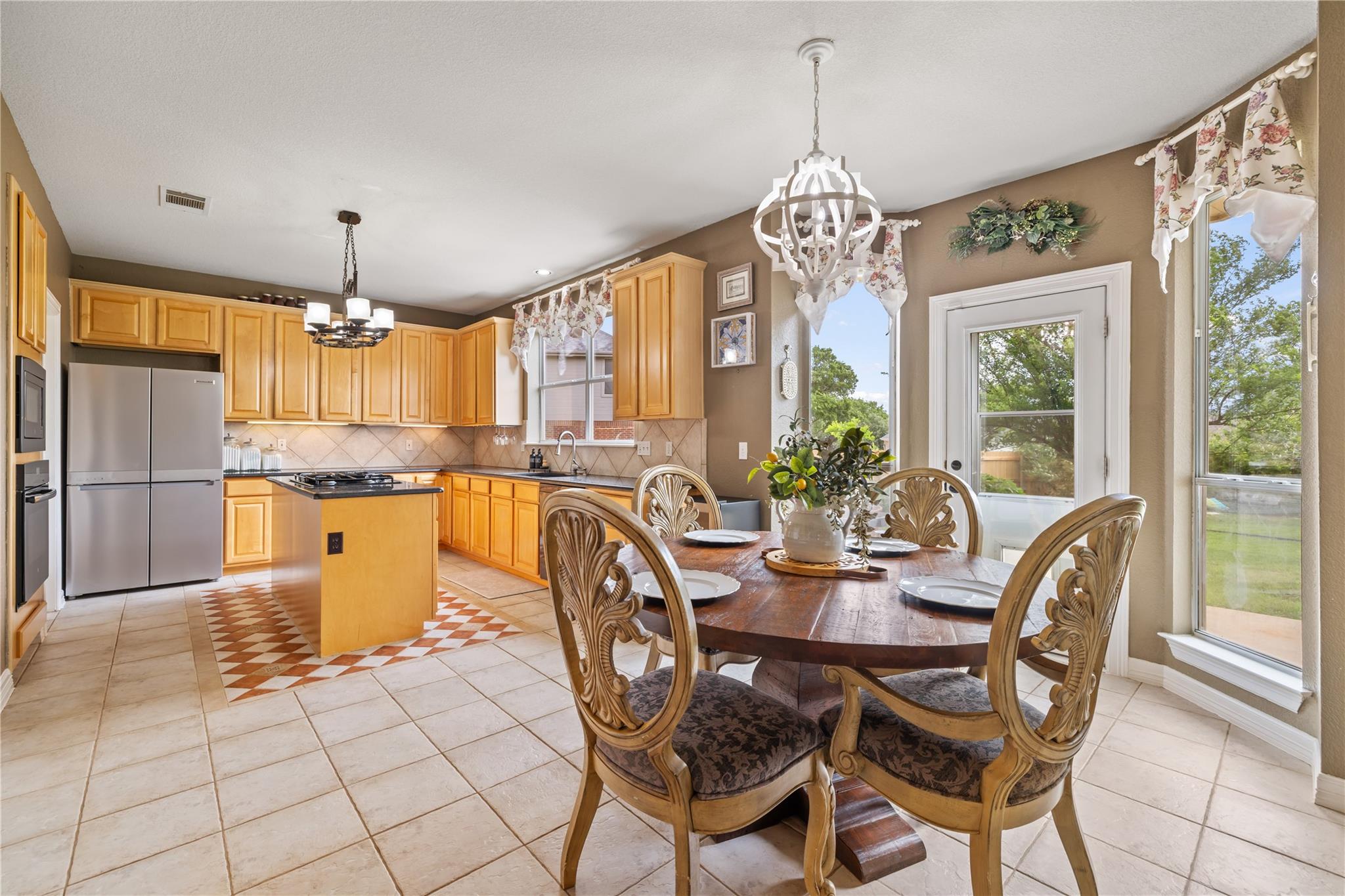 Image 9 of 40 For 100 Ridge Cir