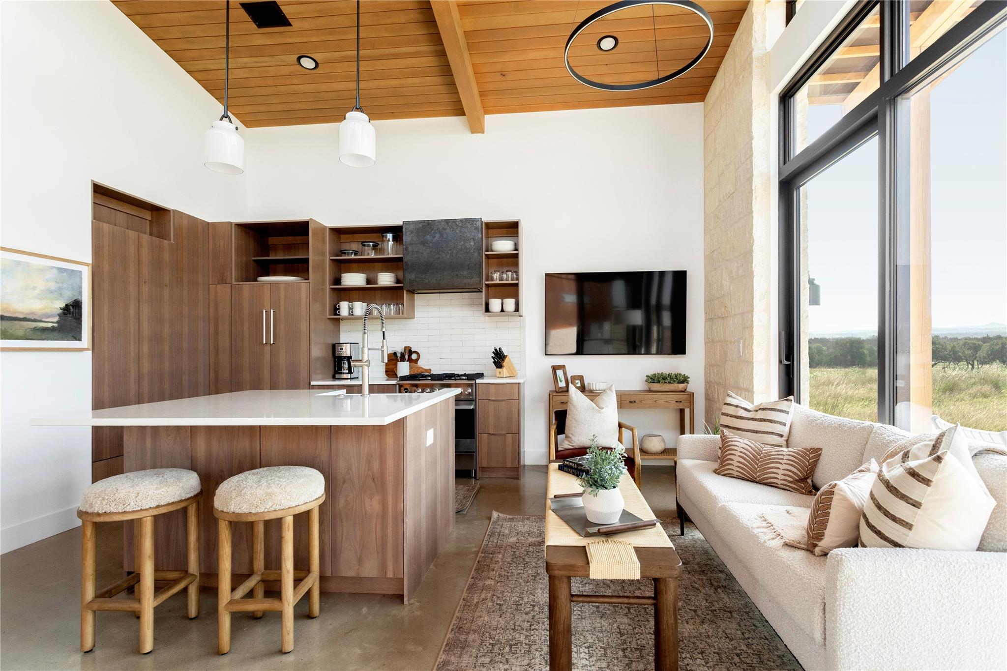 Image 13 of 39 For 9361 Us Highway 290 106