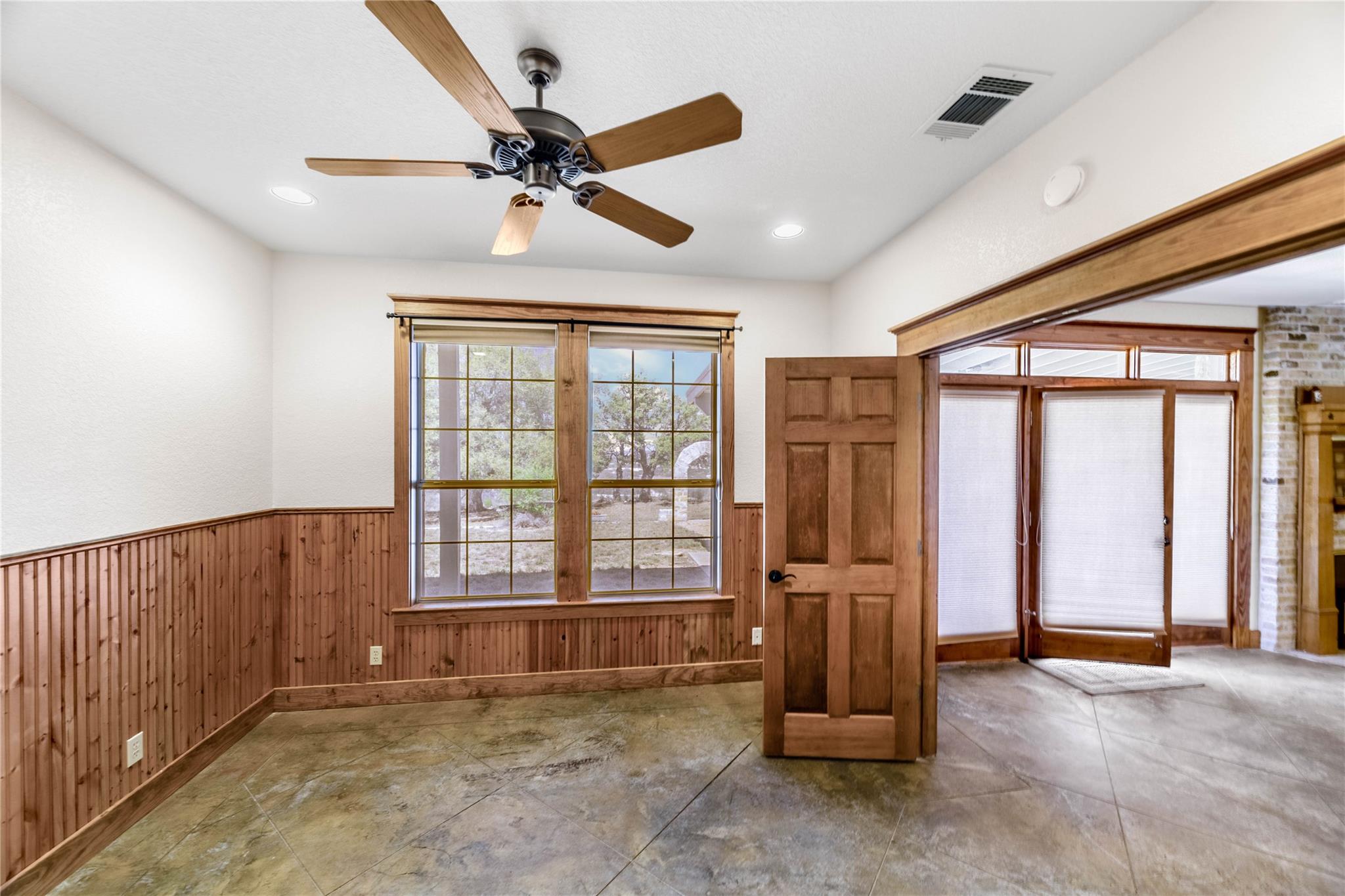 Image 11 of 40 For 1428 Seven Springs Drive Dr