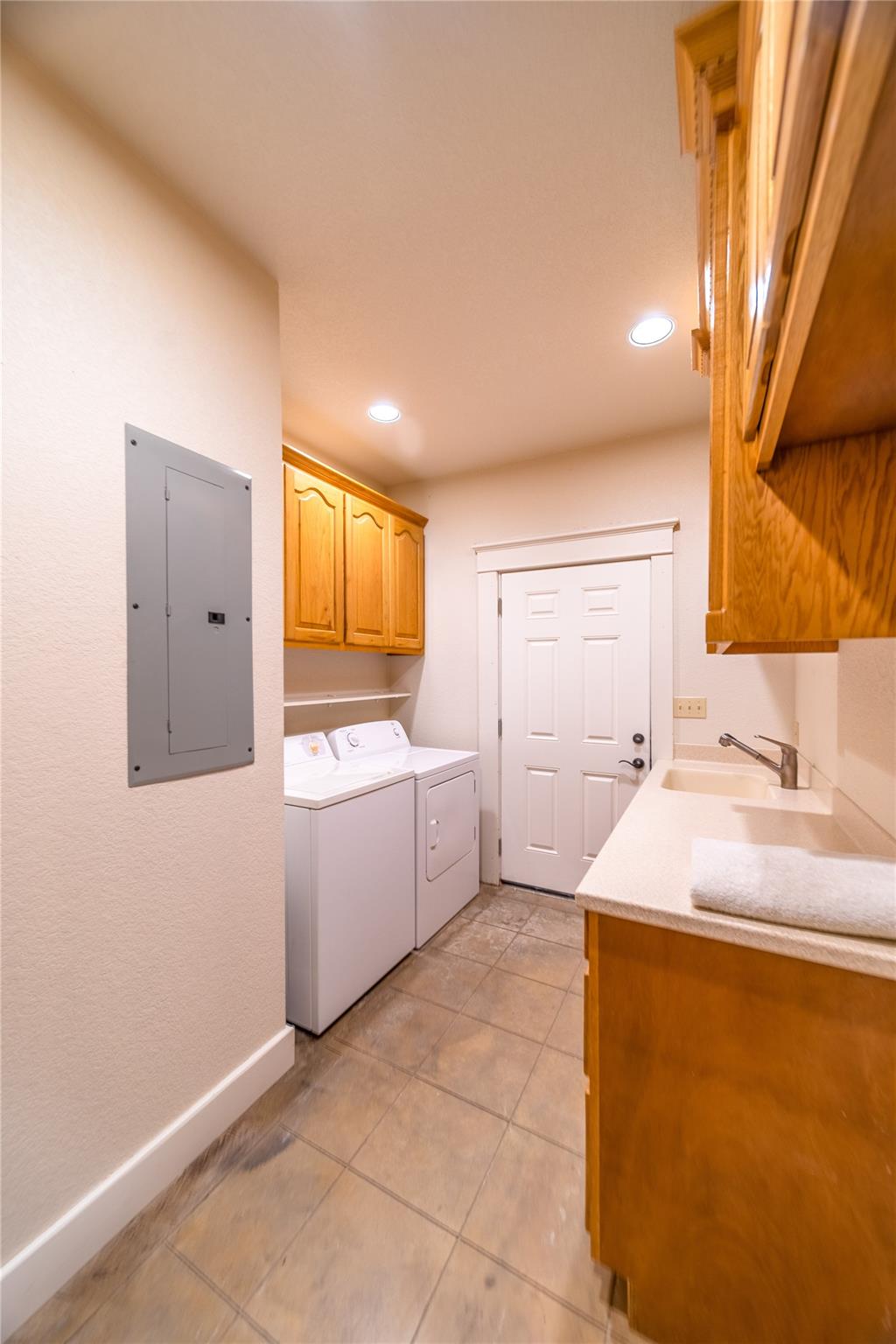 Image 17 of 40 For 1428 Seven Springs Drive Dr