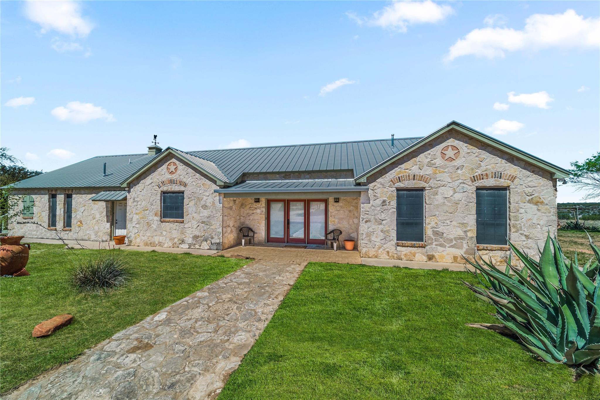 Image 4 of 40 For 1428 Seven Springs Drive Dr