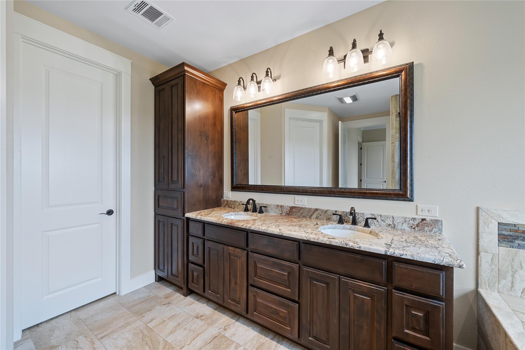 Image 16 of 40 For 328 Distant View Dr