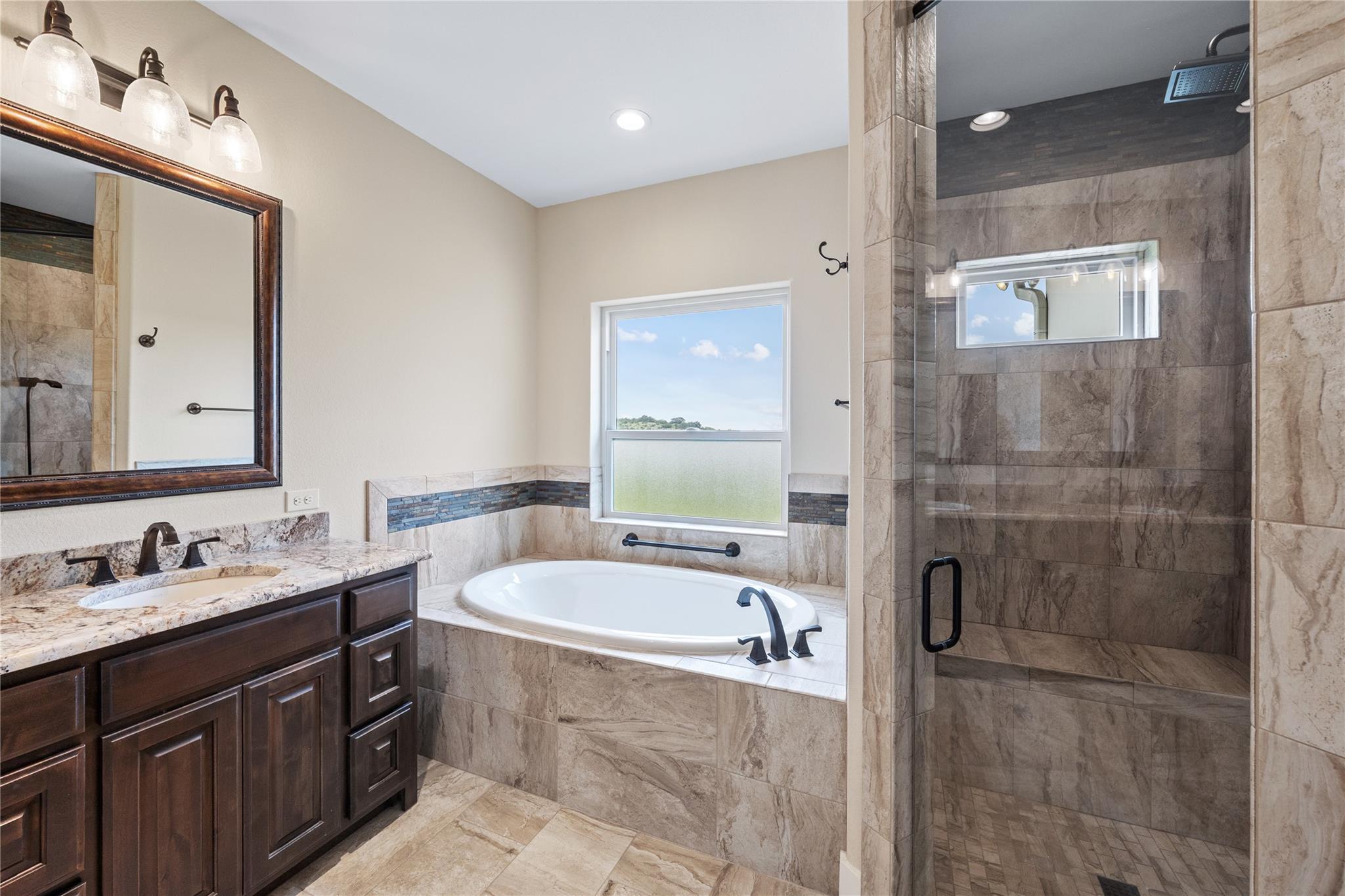 Image 17 of 40 For 328 Distant View Dr