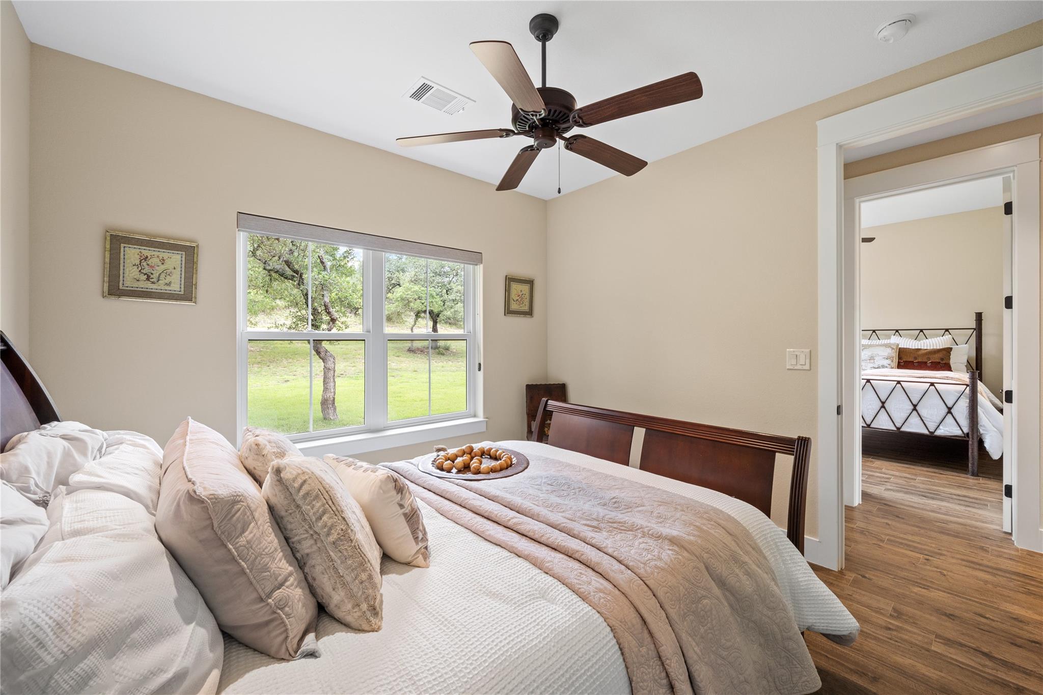 Image 26 of 40 For 328 Distant View Dr