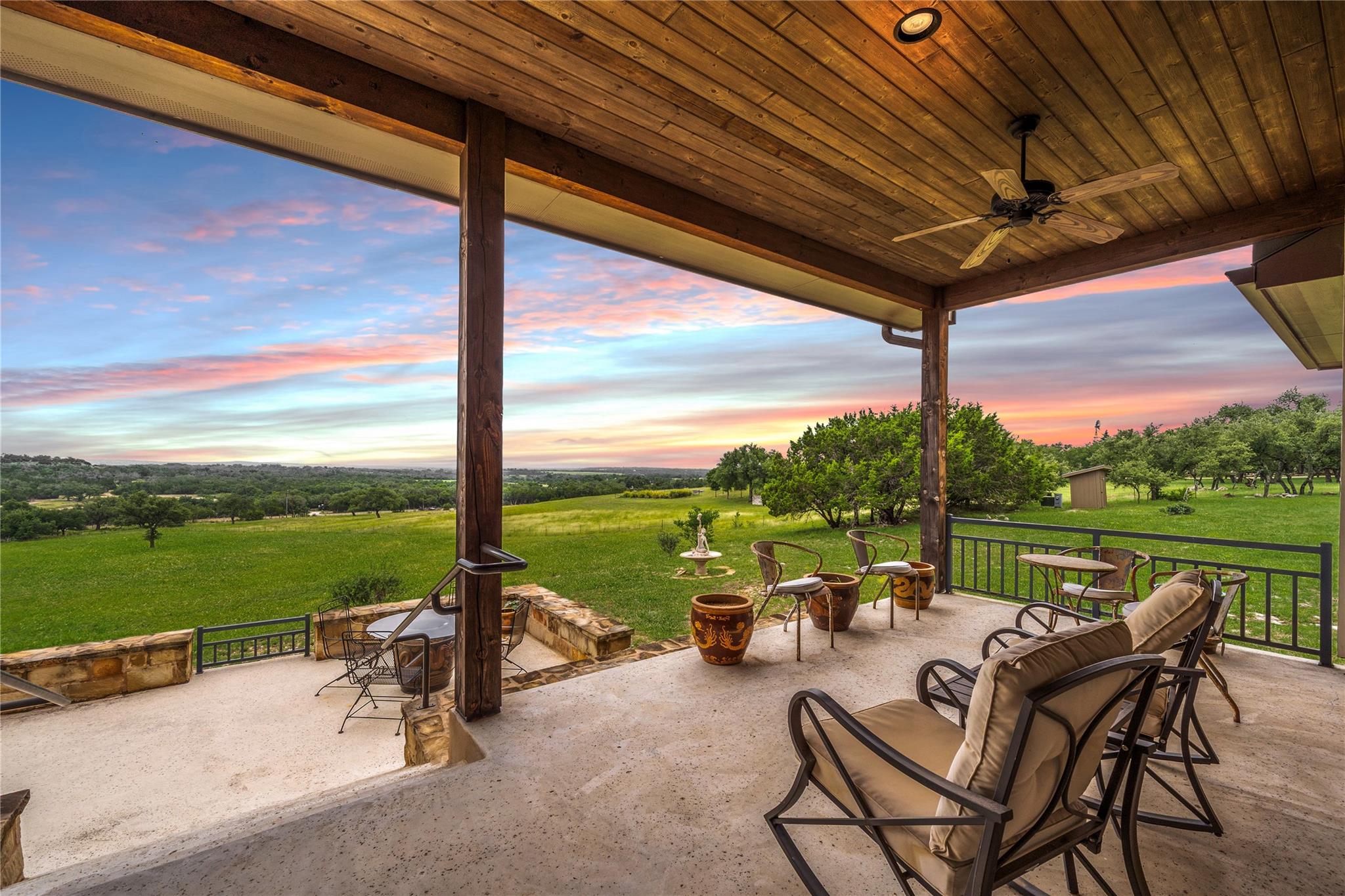 Image 27 of 40 For 328 Distant View Dr