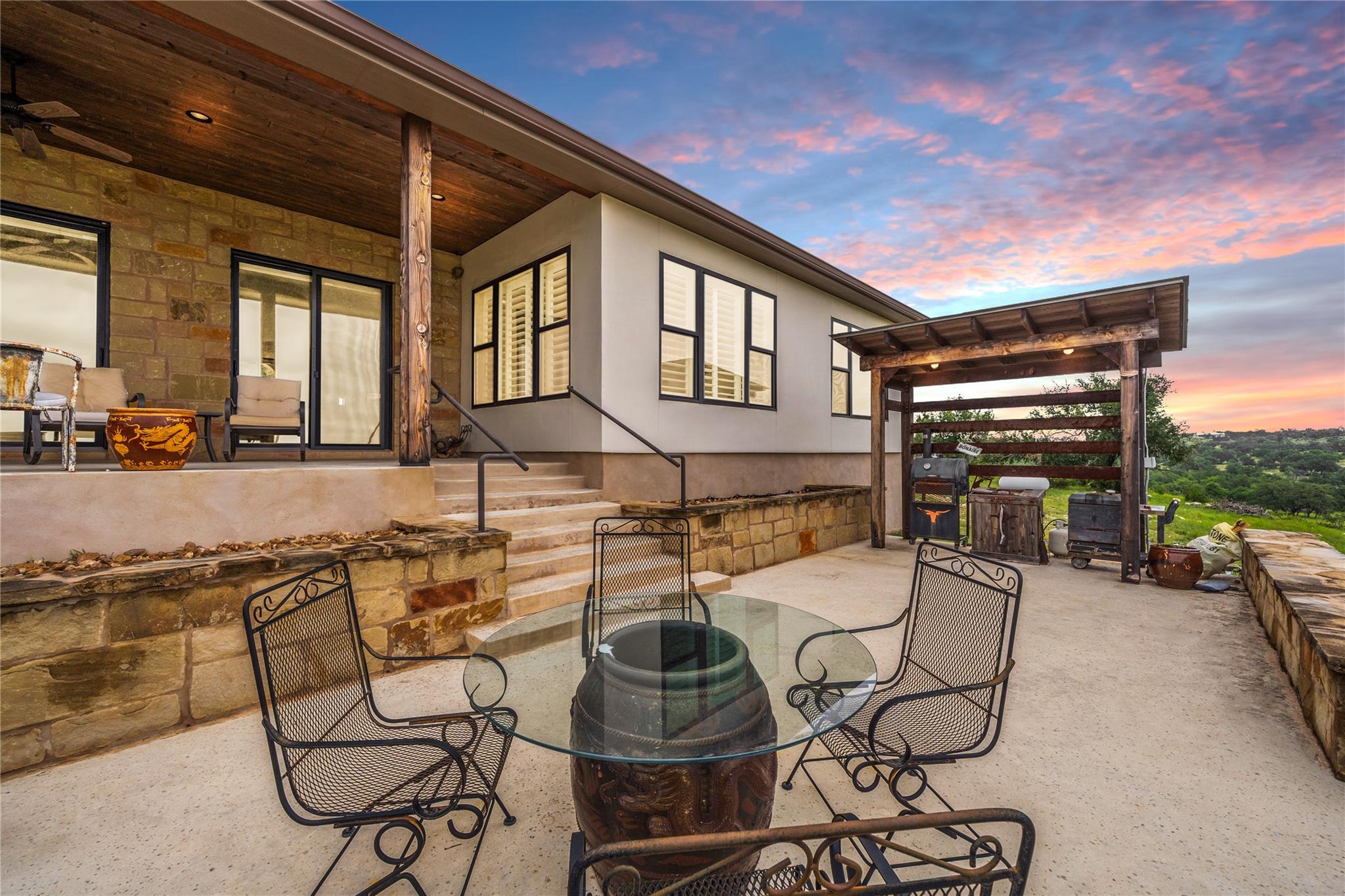 Image 30 of 40 For 328 Distant View Dr