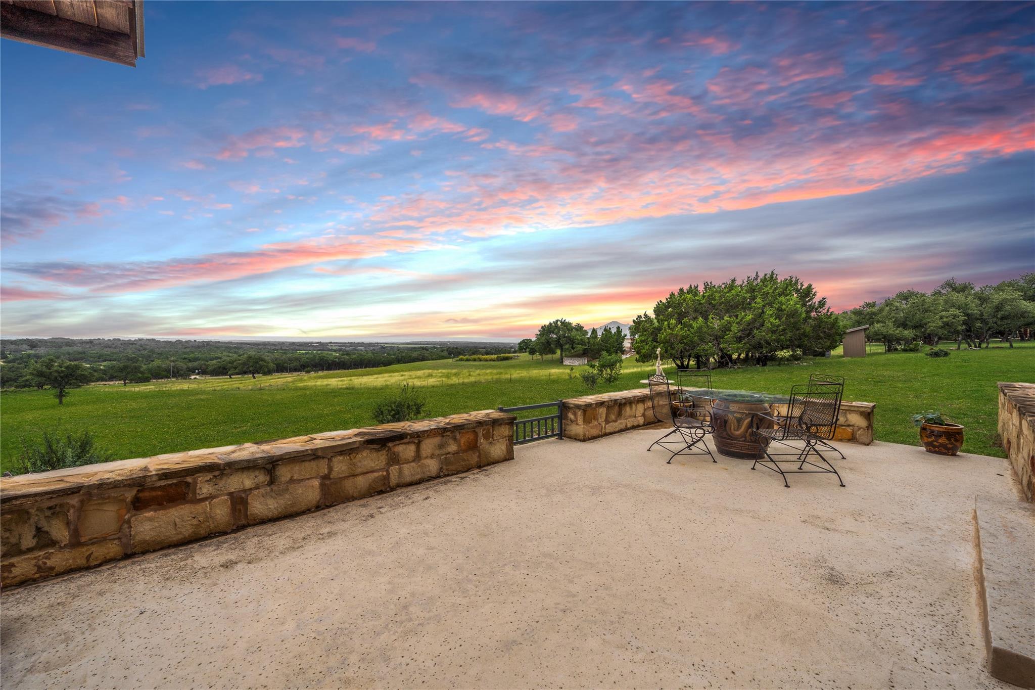 Image 31 of 40 For 328 Distant View Dr