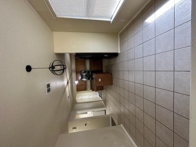Image 5 of 15 For 221 Roadrunner Ave