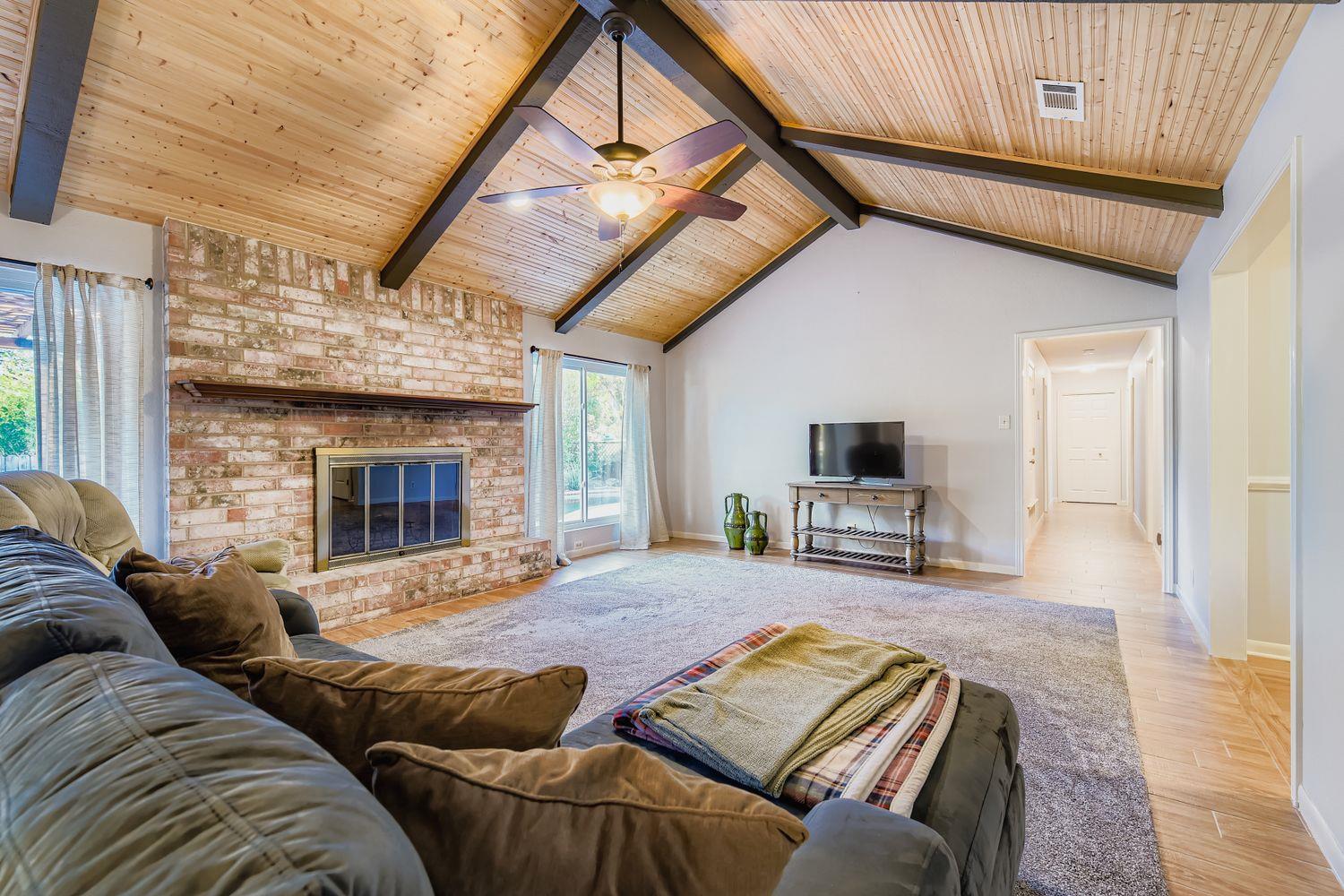 Image 10 of 29 For 9201 Heatherwood Dr