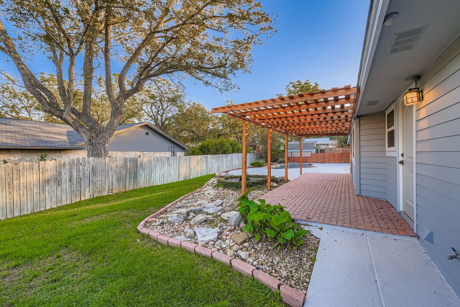 Image 26 of 29 For 9201 Heatherwood Dr