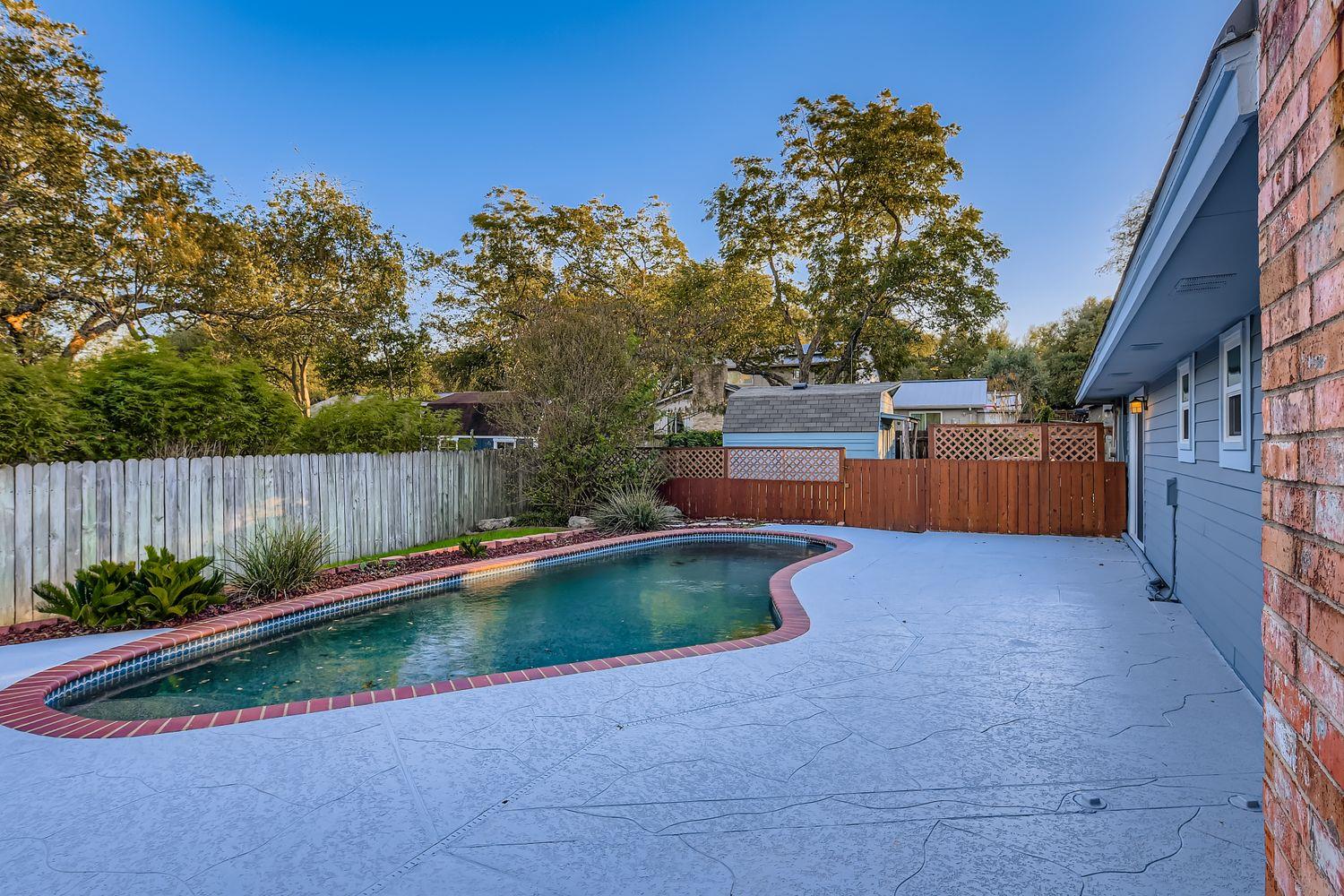 Image 28 of 29 For 9201 Heatherwood Dr