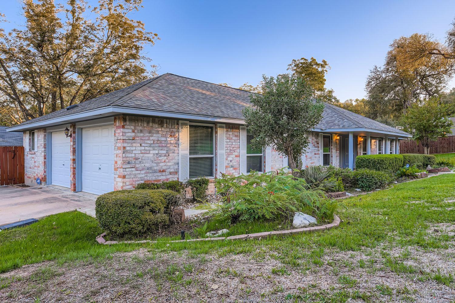 Image 4 of 29 For 9201 Heatherwood Dr