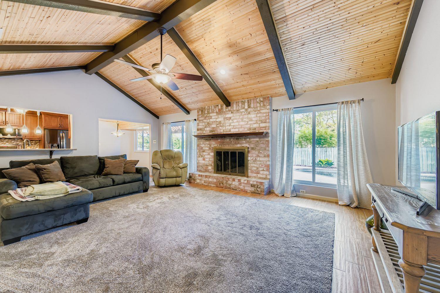 Image 8 of 29 For 9201 Heatherwood Dr