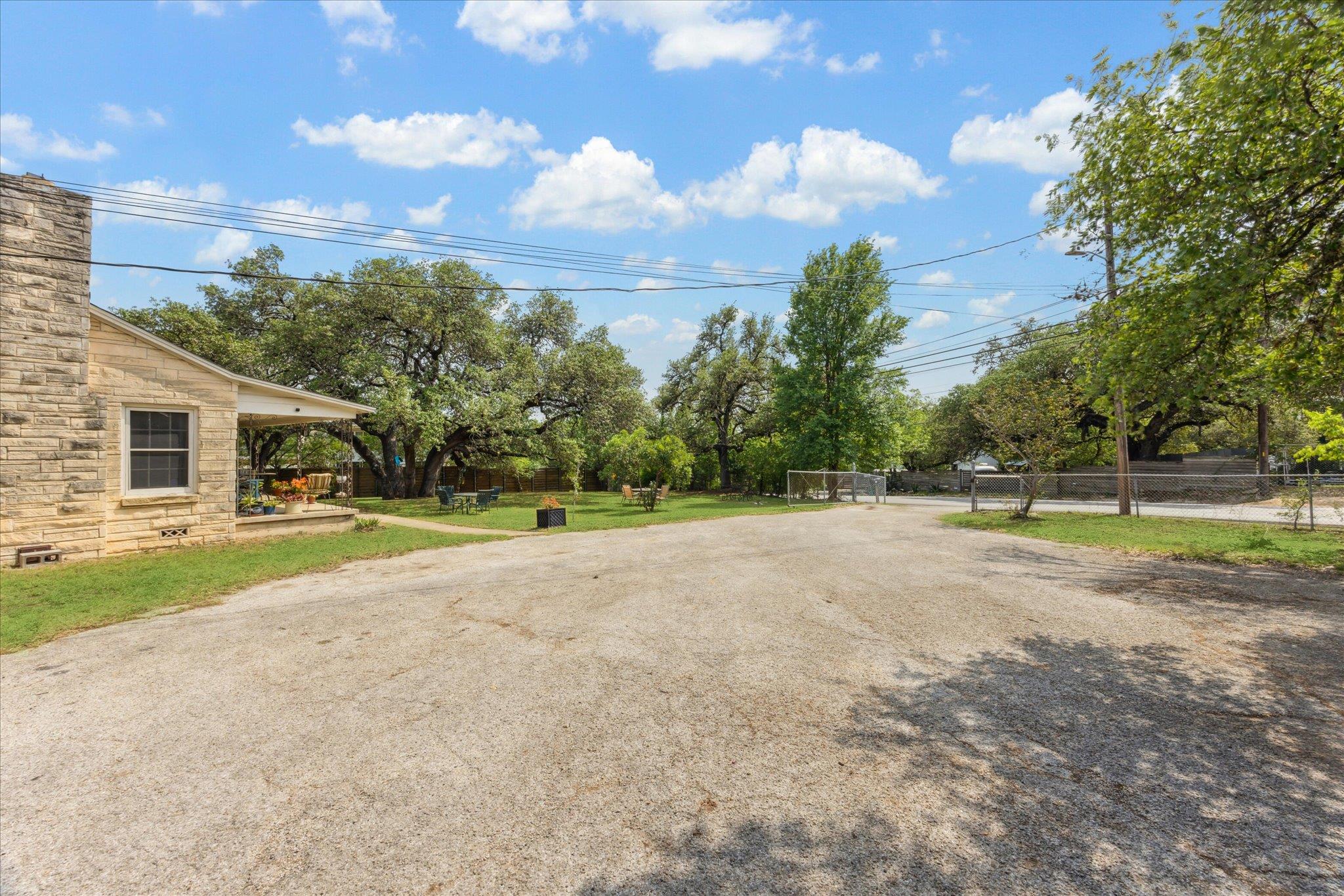 Image 8 of 21 For 500 North Bluff Dr