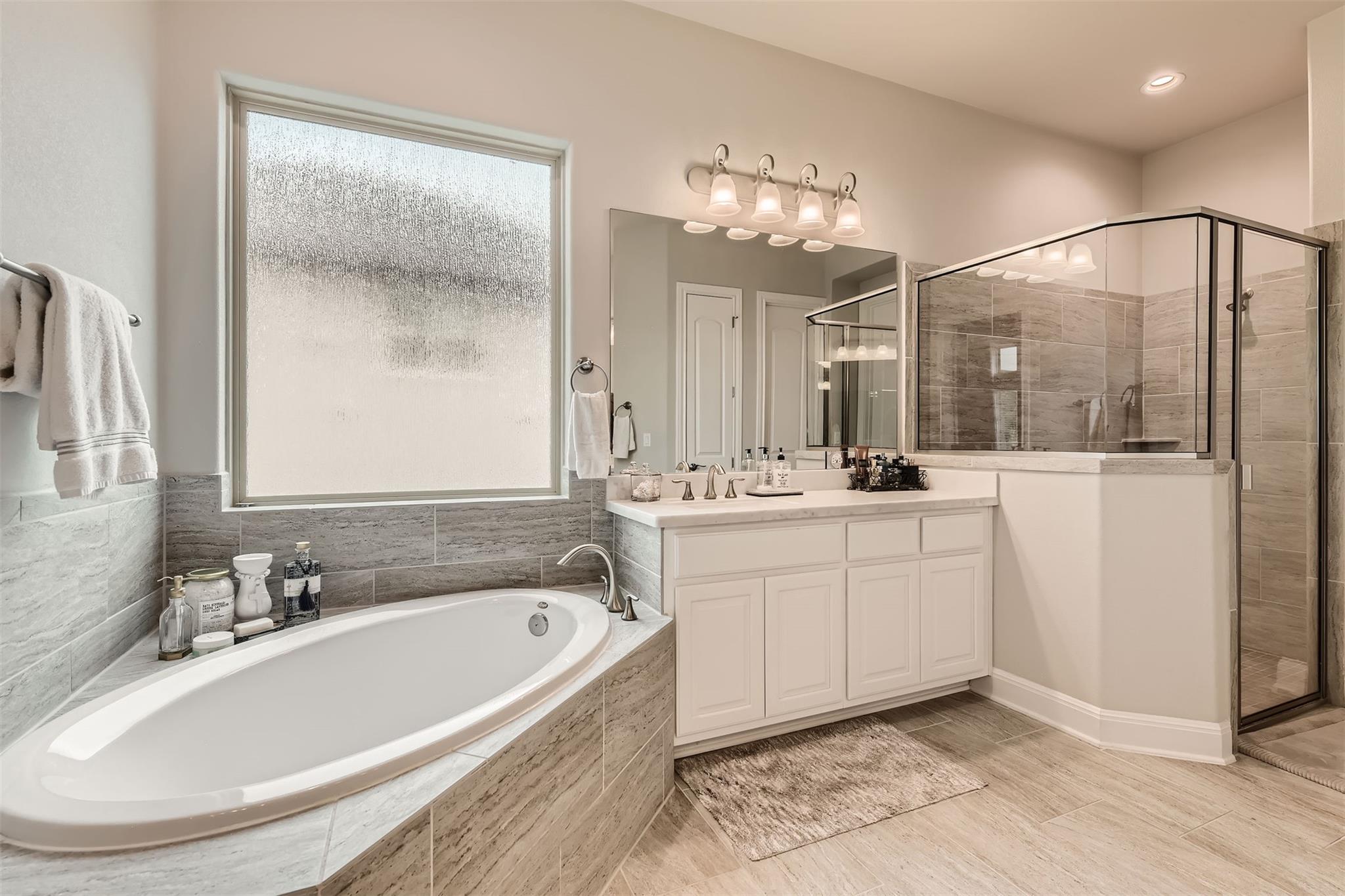 Image 18 of 38 For 921 Morning Moon Cir