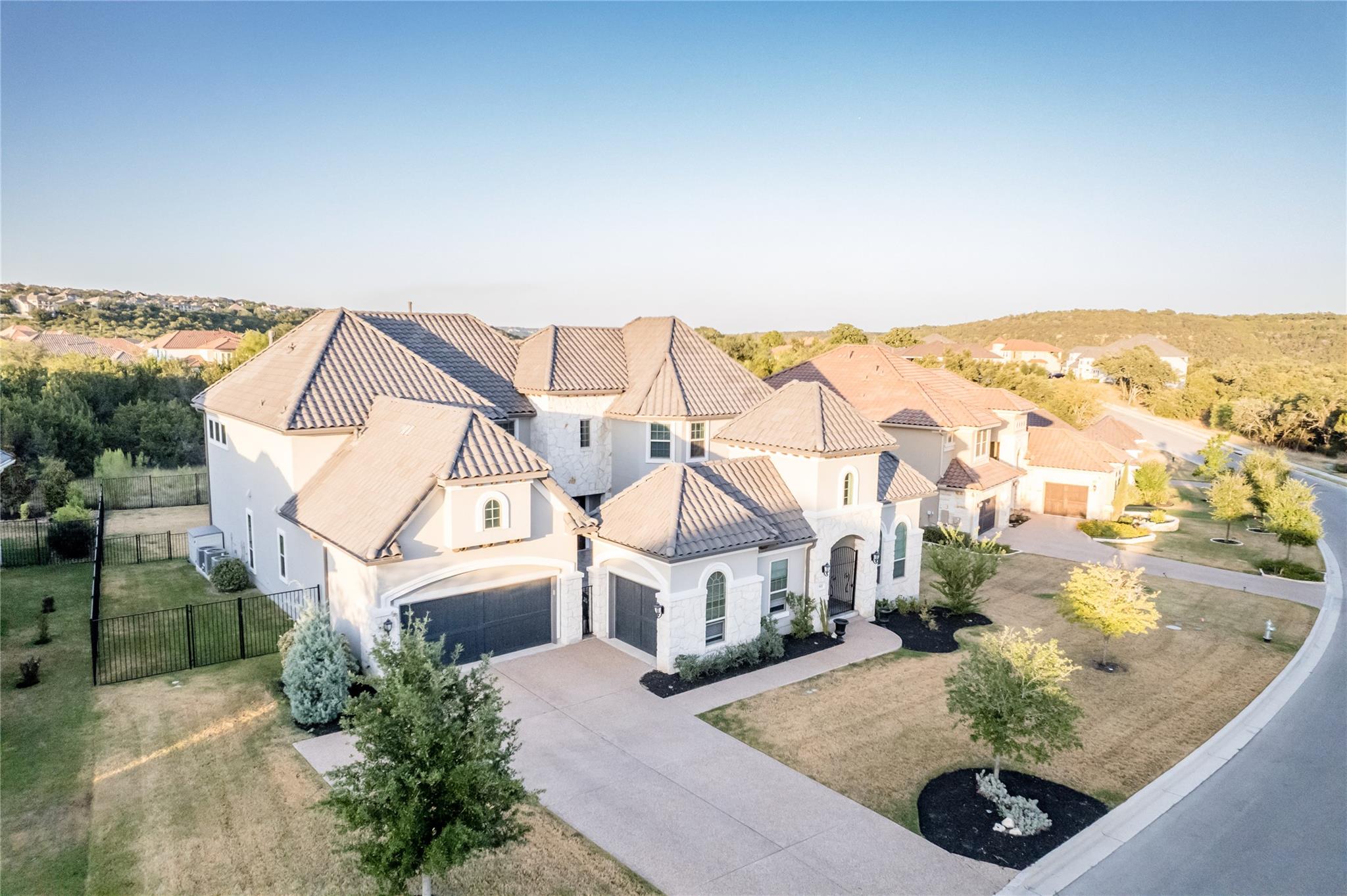 Image 37 of 38 For 921 Morning Moon Cir