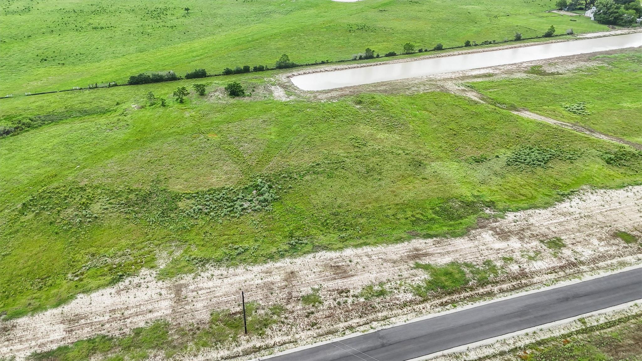 Image 4 of 7 For 1332 Saddleback Dr