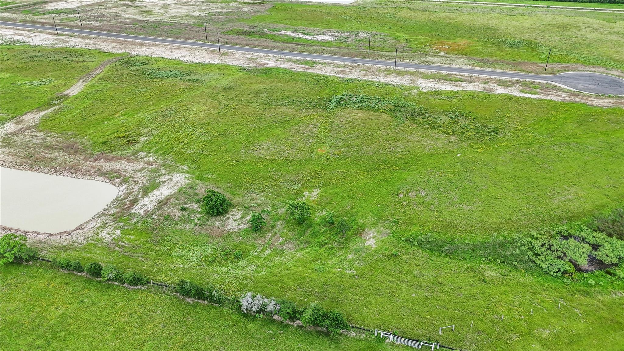 Image 5 of 7 For 1332 Saddleback Dr