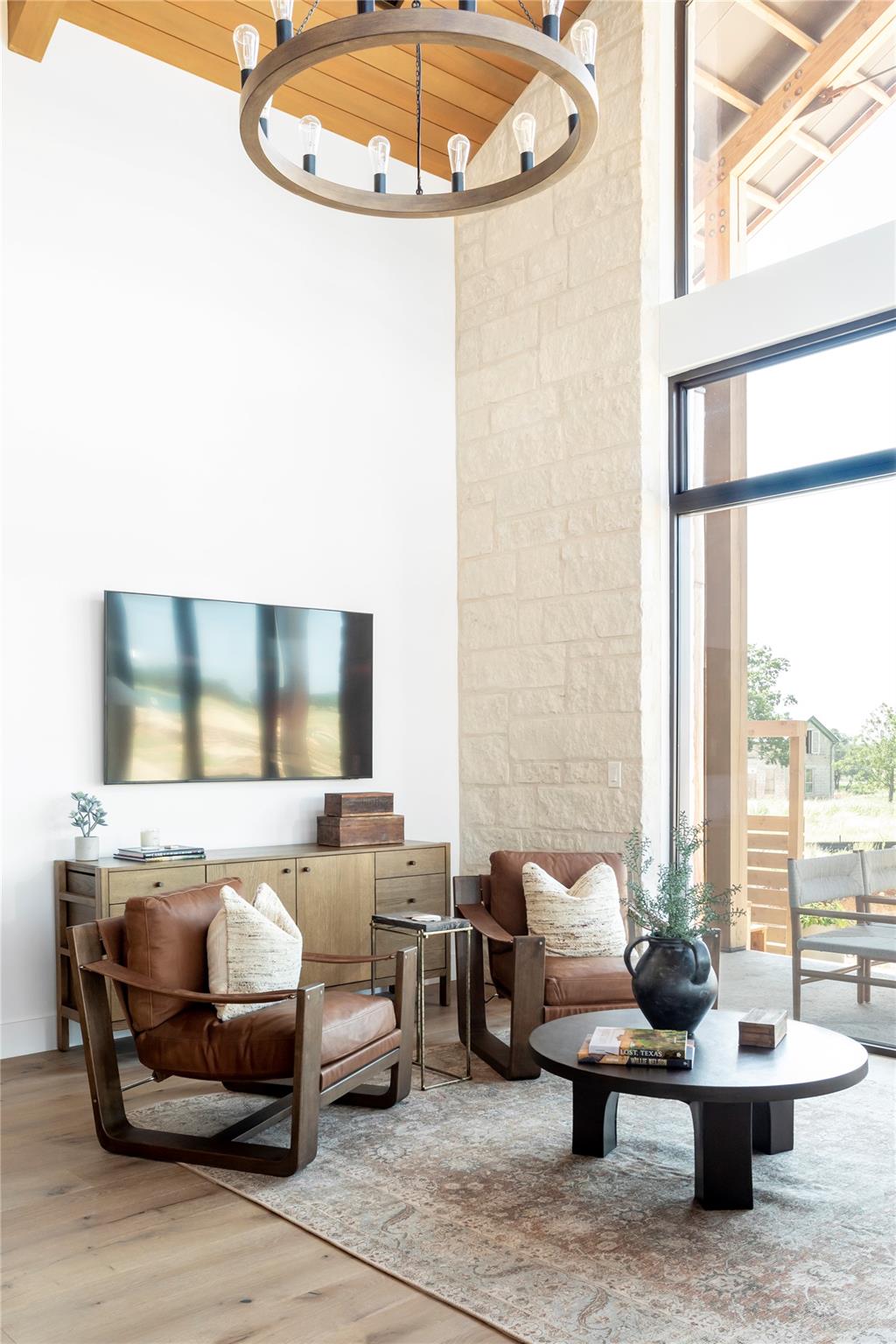 Image 16 of 40 For 9361 Us Highway 290 6