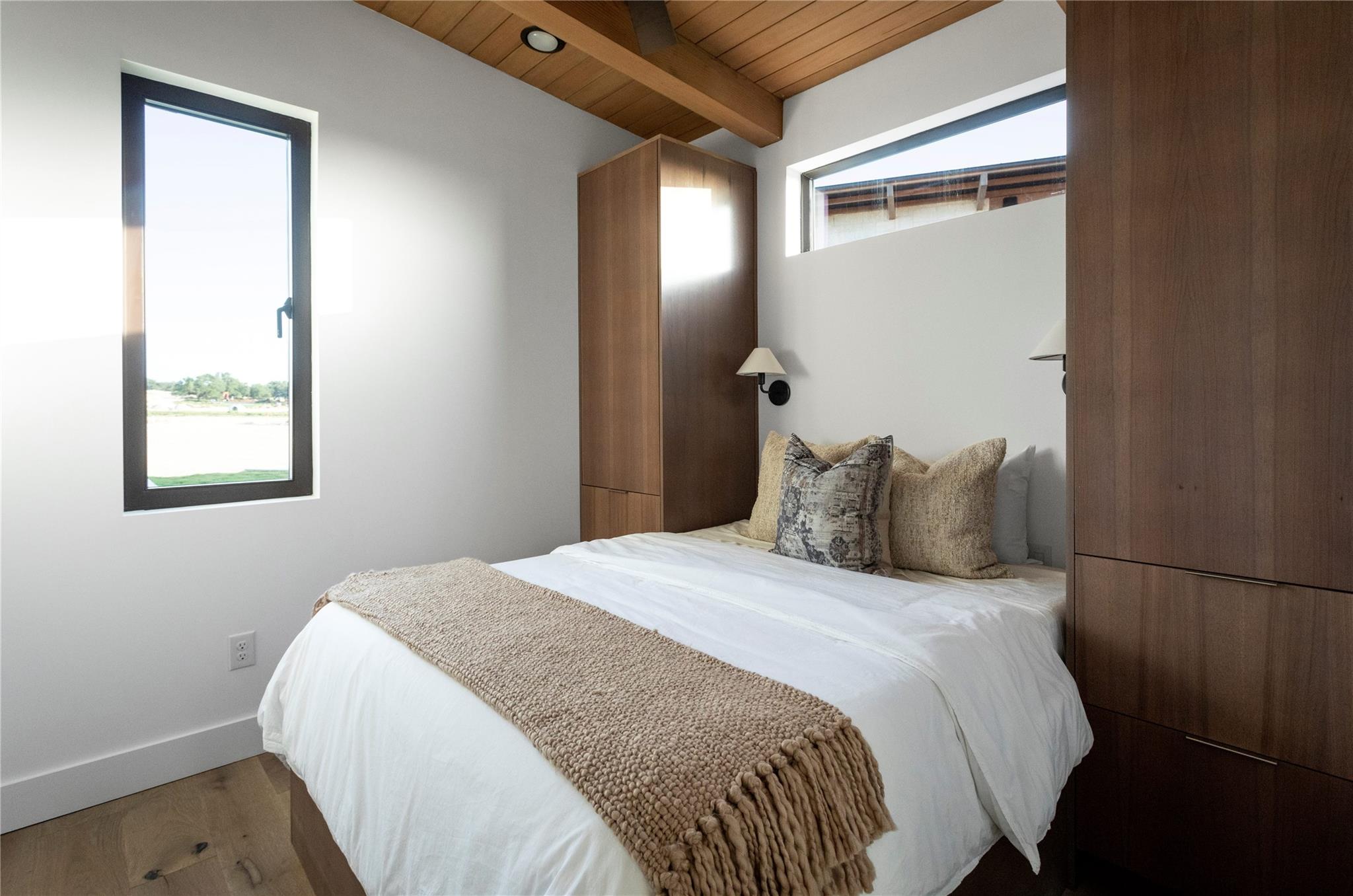 Image 22 of 40 For 9361 Us Highway 290 6