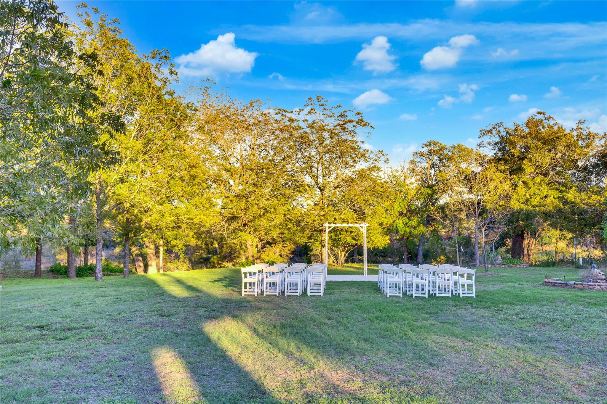 Image 11 of 38 For 609 Creekwood Dr