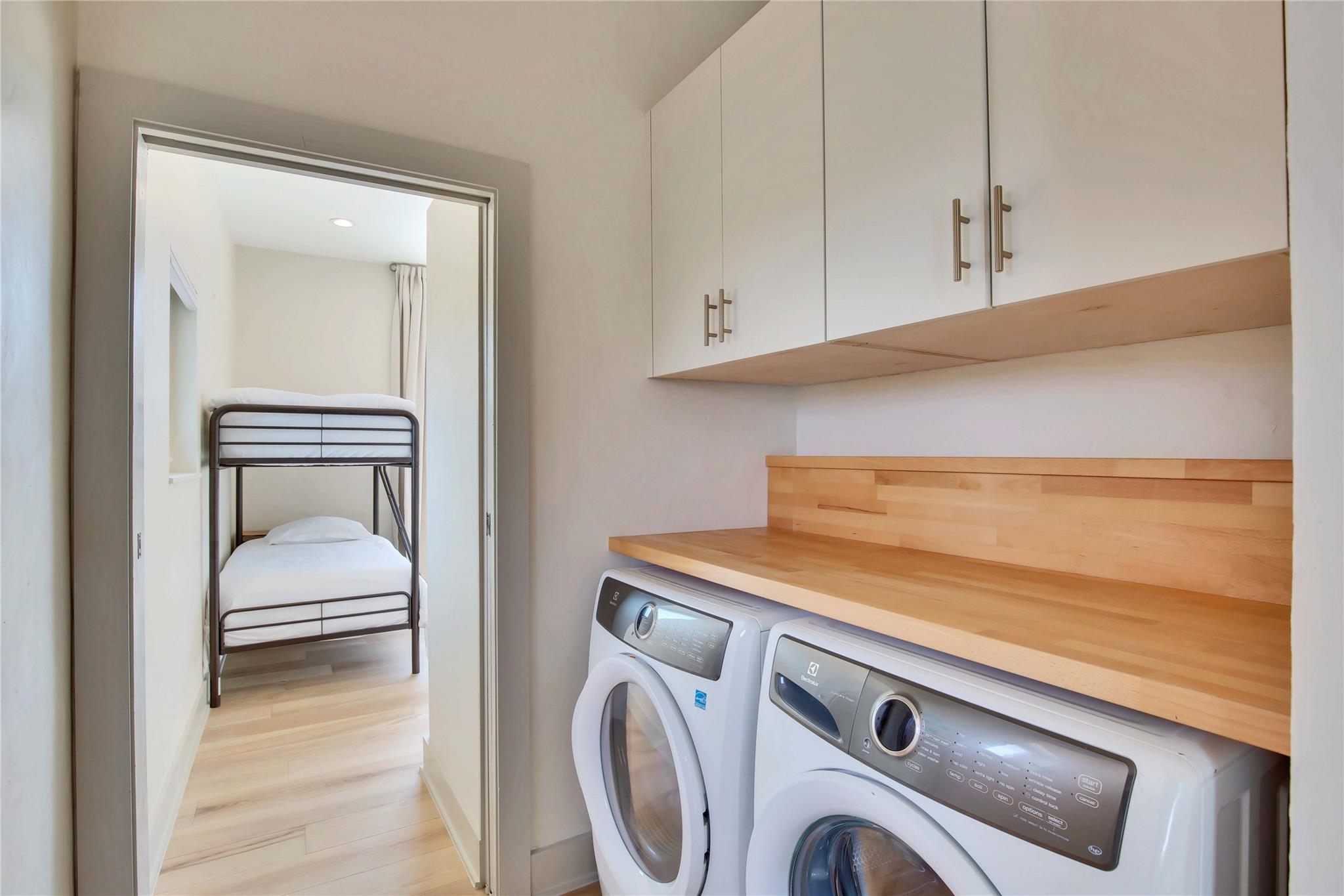 Image 15 of 38 For 609 Creekwood Dr