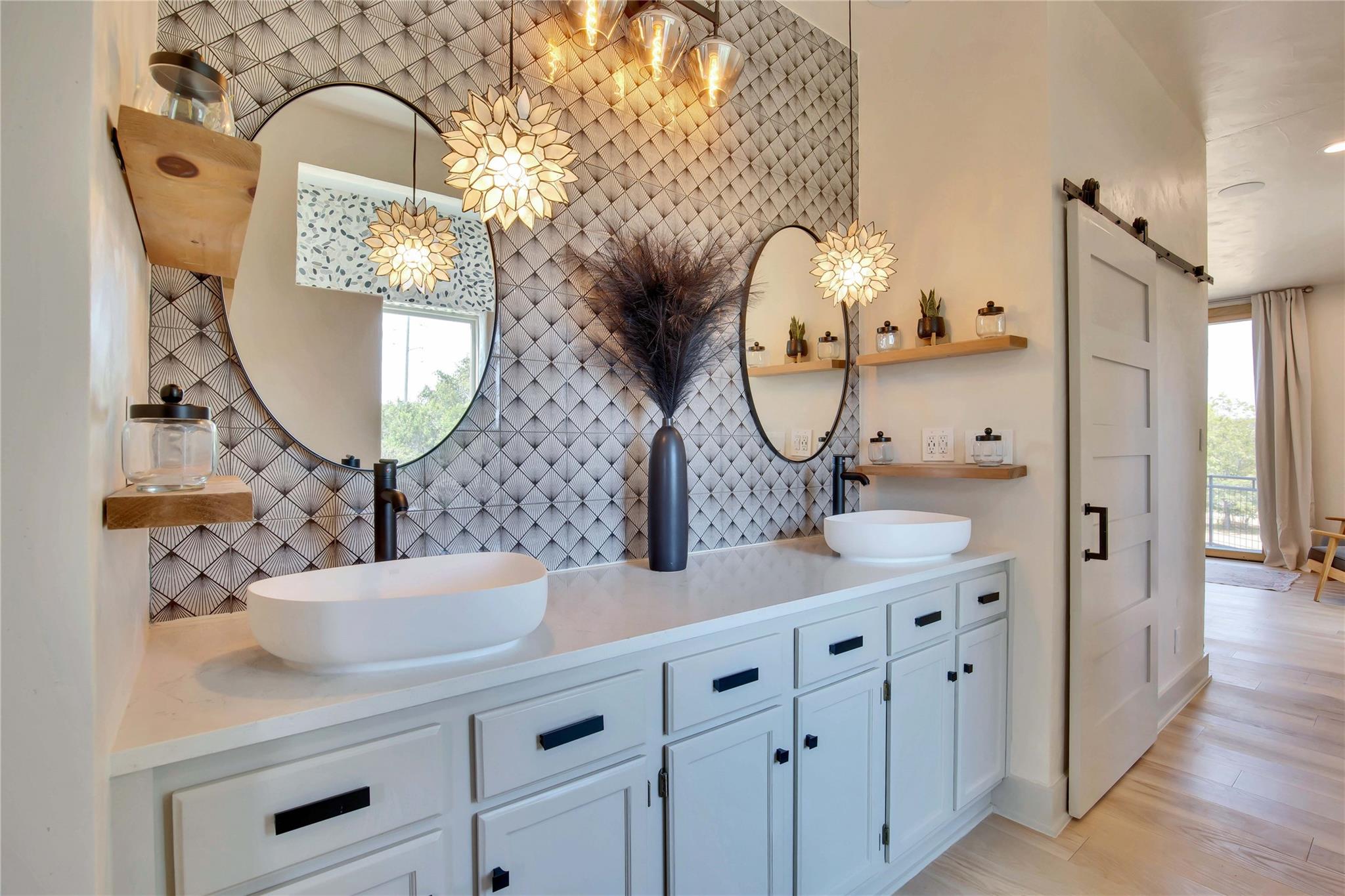 Image 16 of 38 For 609 Creekwood Dr