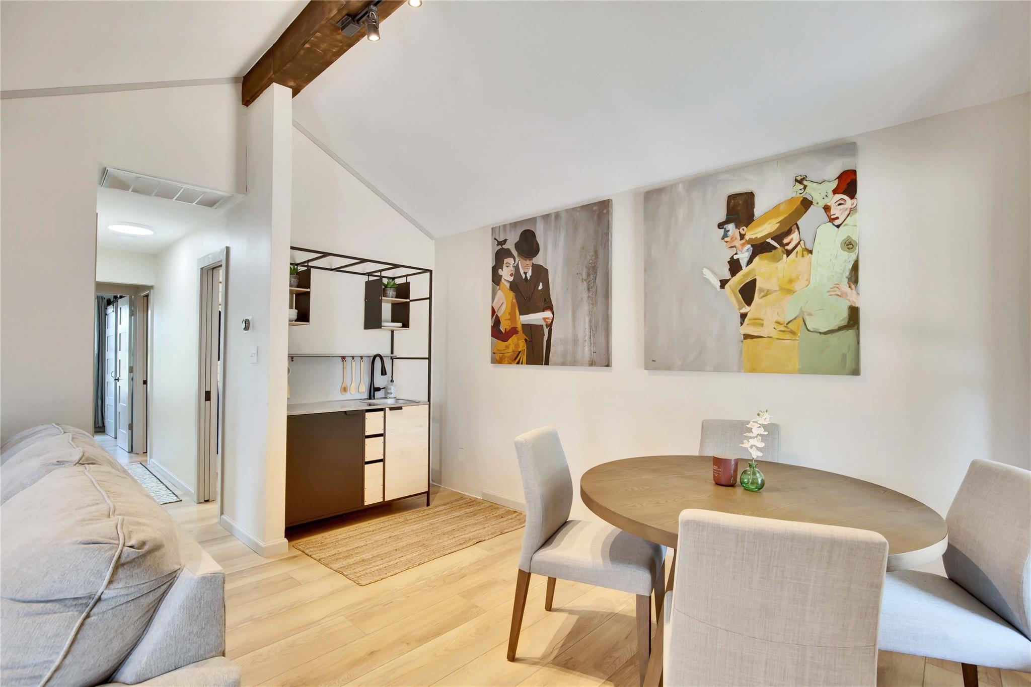 Image 24 of 38 For 609 Creekwood Dr