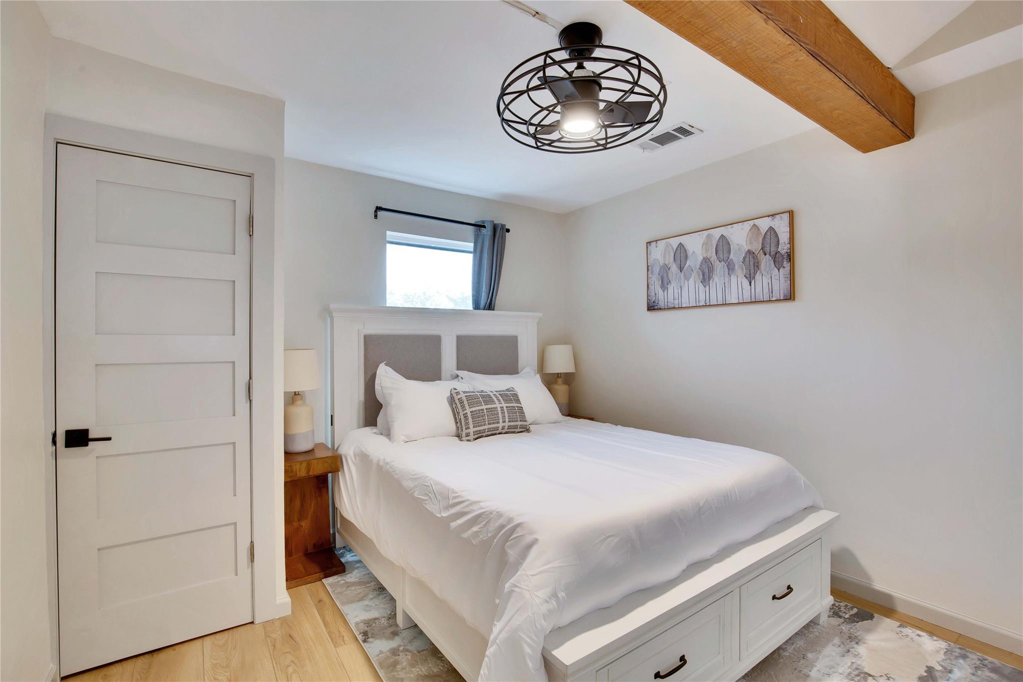 Image 26 of 38 For 609 Creekwood Dr