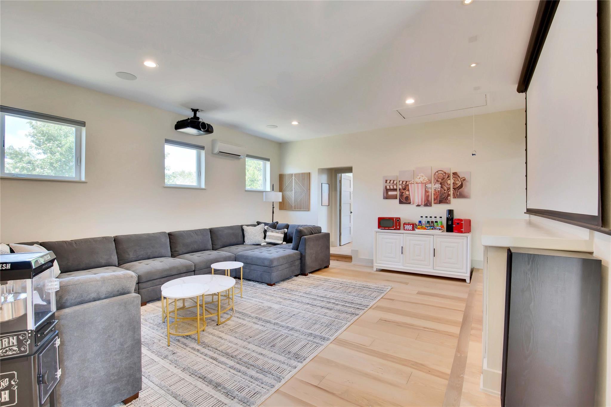 Image 32 of 38 For 609 Creekwood Dr