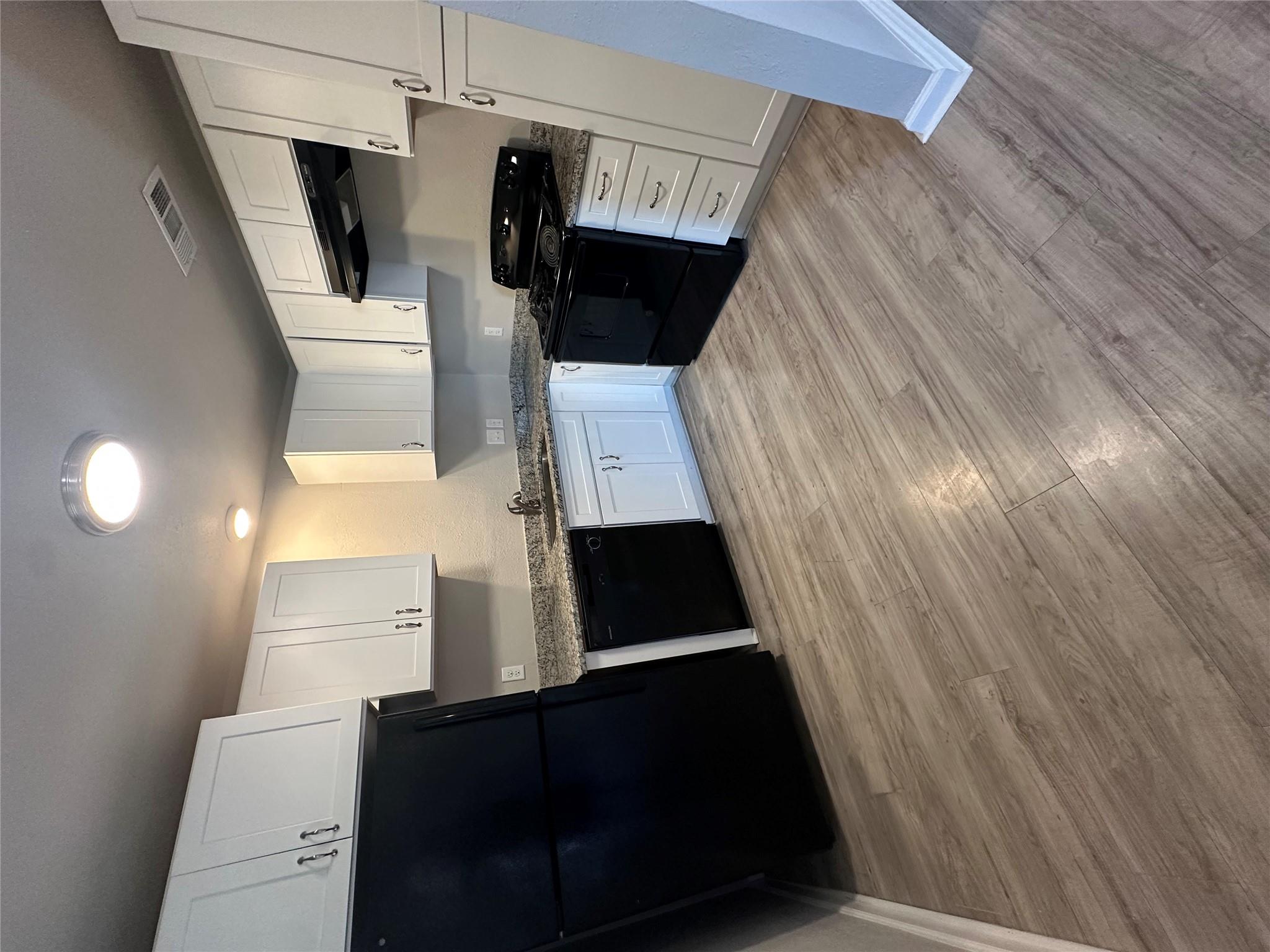 Image 2 of 10 For 901 Parmer Ave 5