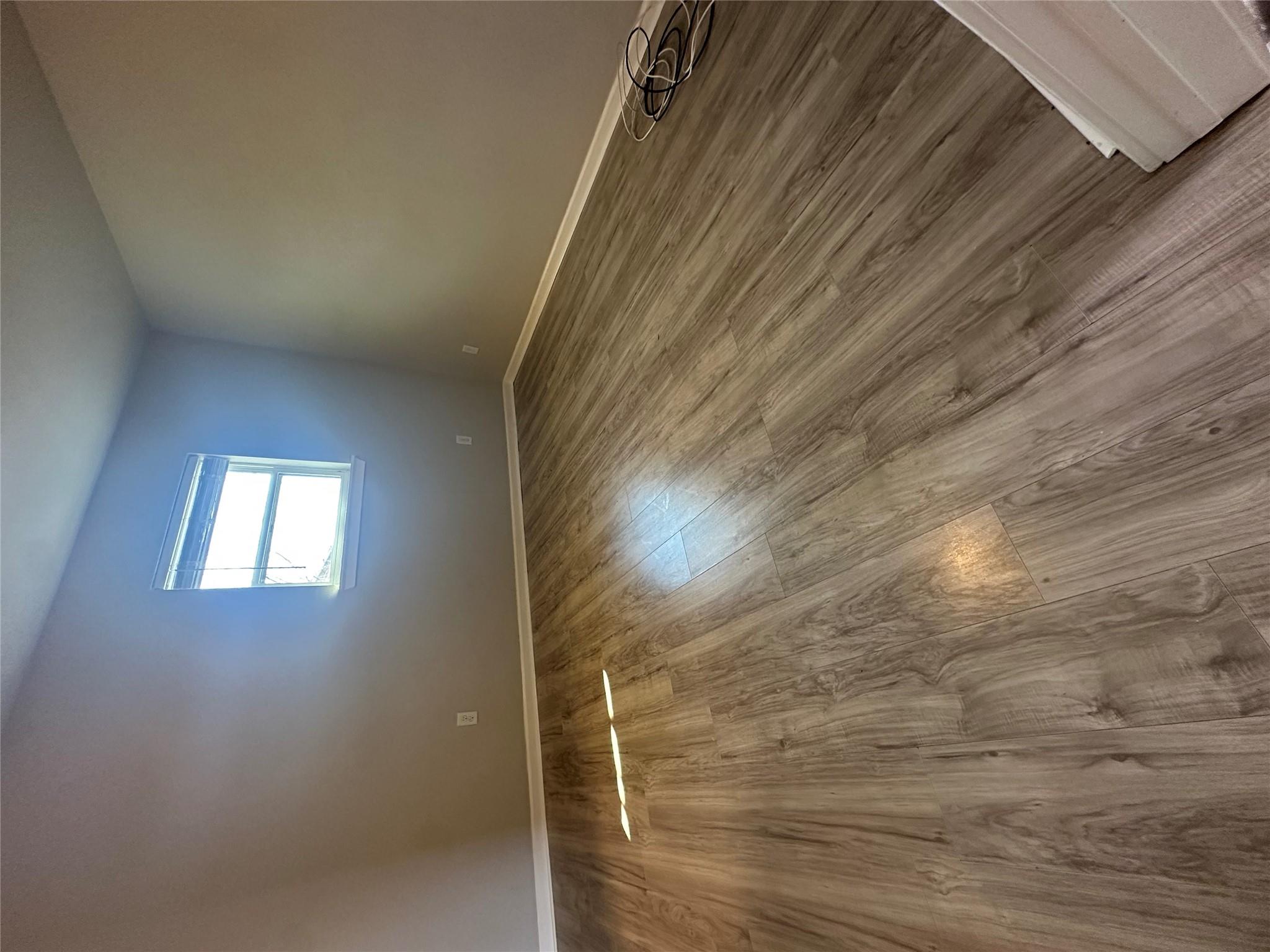 Image 6 of 10 For 901 Parmer Ave 5