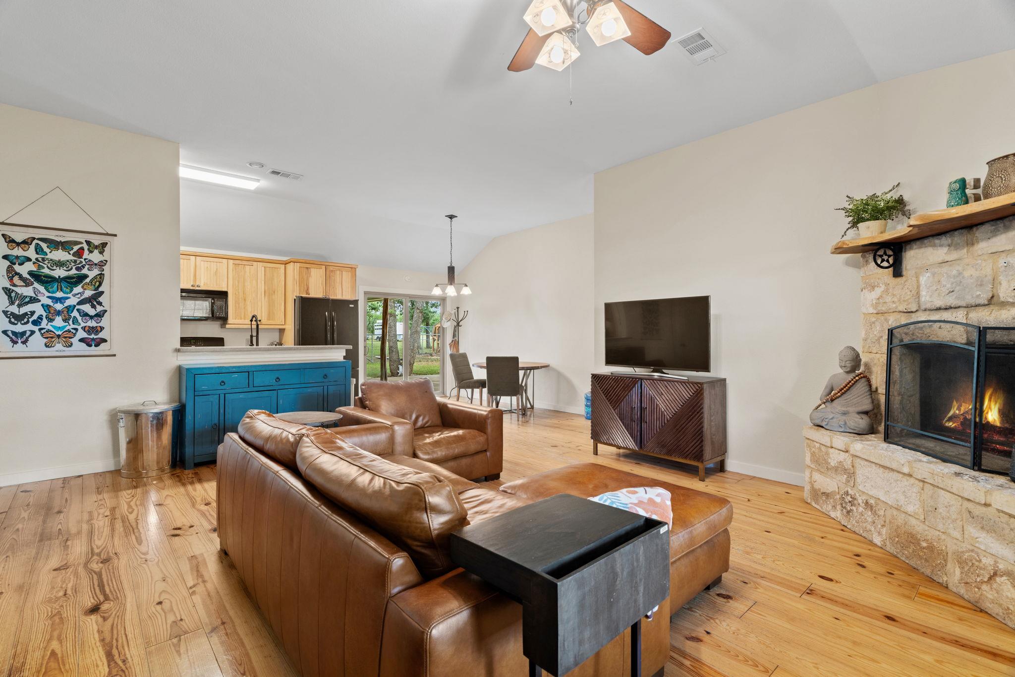 Image 13 of 38 For 3434 Prairie Lea Rd