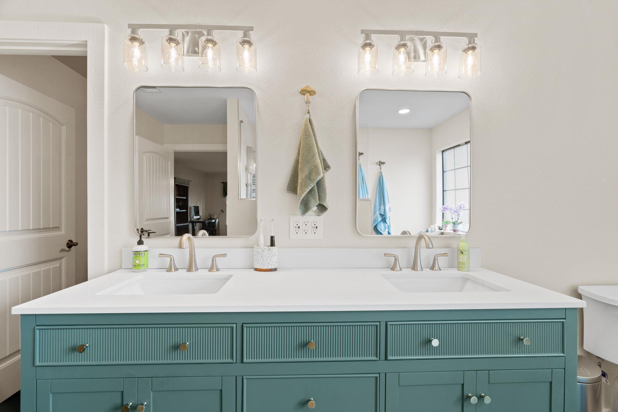 Image 15 of 38 For 3434 Prairie Lea Rd