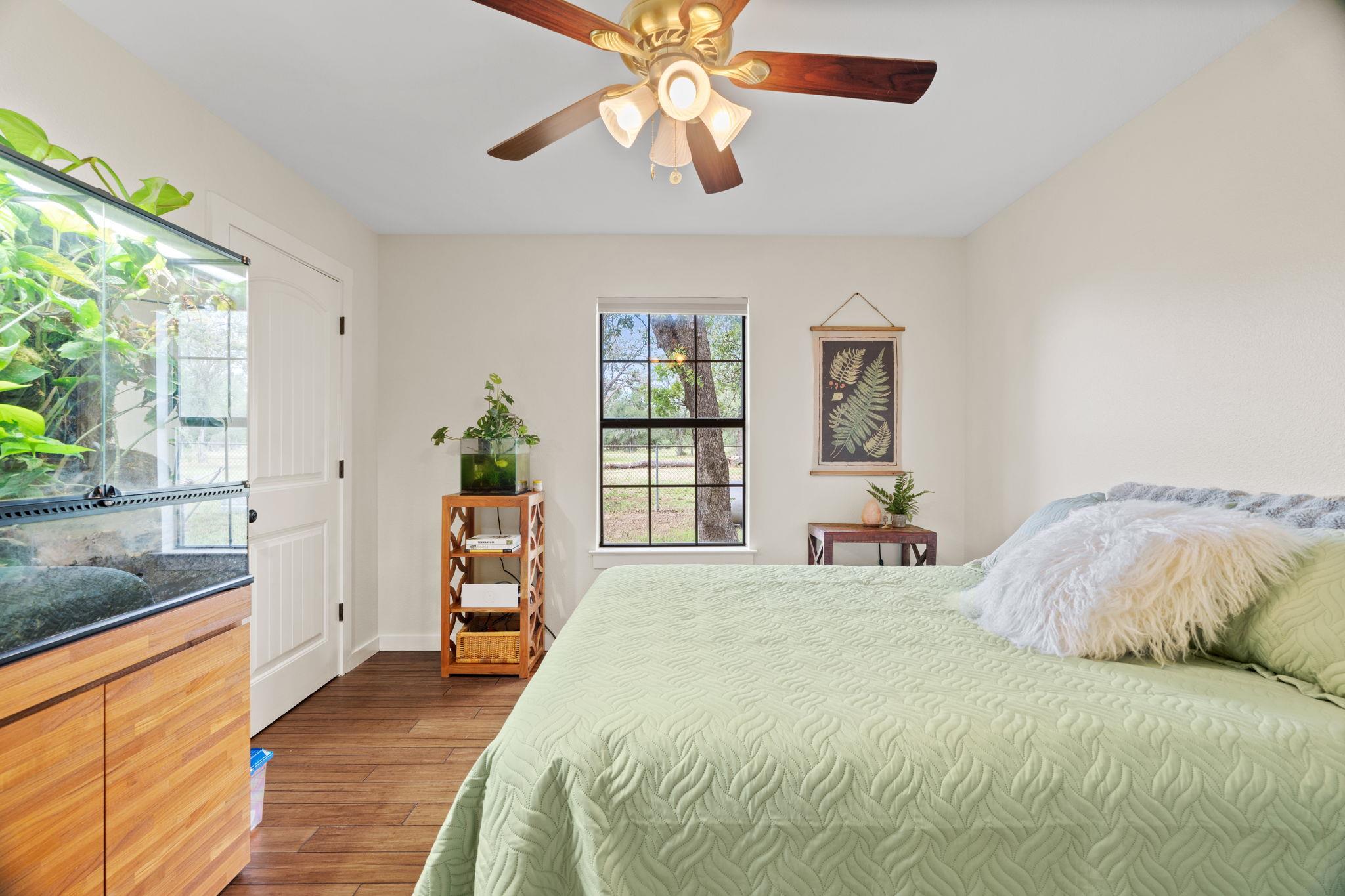 Image 19 of 38 For 3434 Prairie Lea Rd