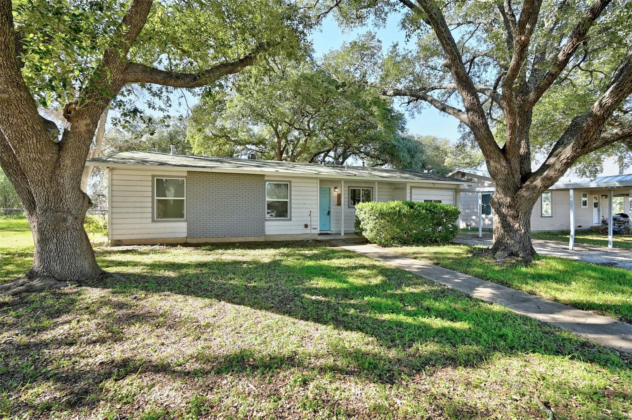Details for 616 Melrose St, Seguin, TX 78155