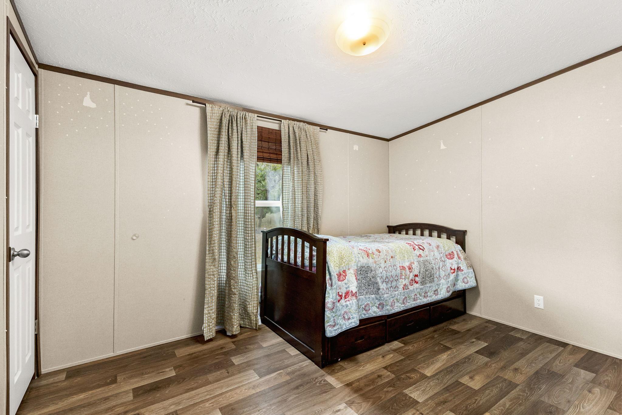 Image 13 of 23 For 161 High Point Rdg