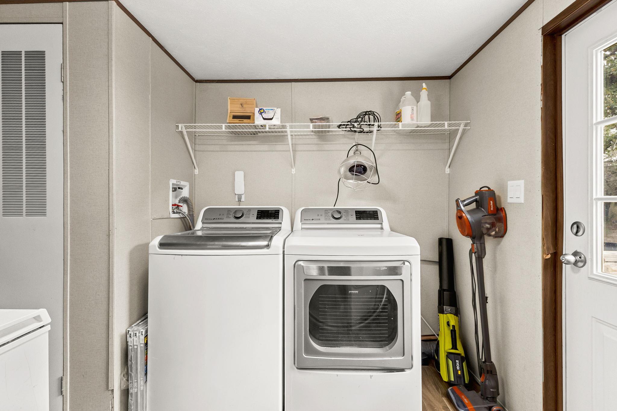 Image 18 of 23 For 161 High Point Rdg