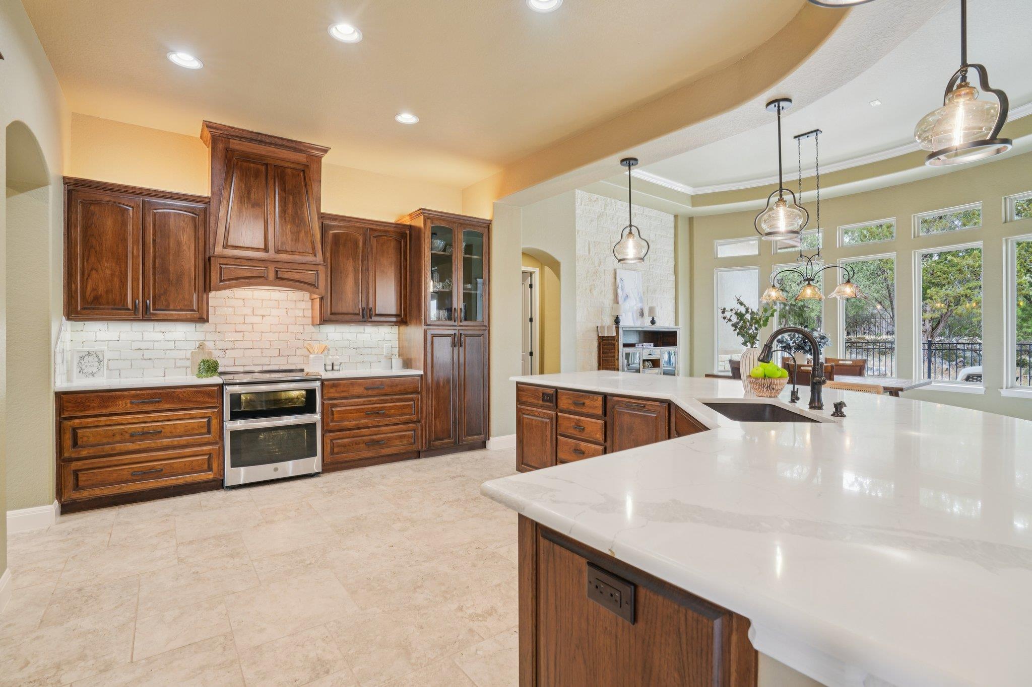 Image 6 of 30 For 2225 Elm Cedar Dr