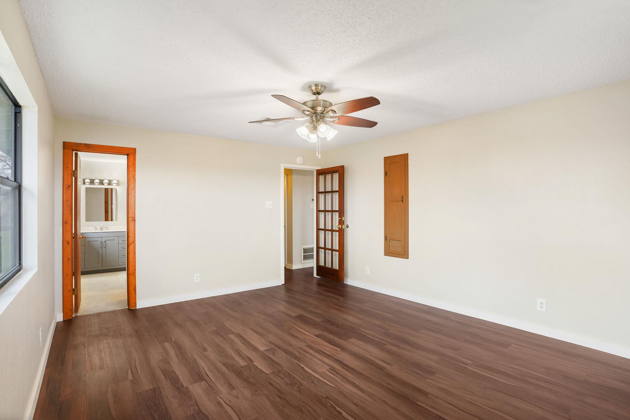 Image 15 of 34 For 358 Lake Placid Dr