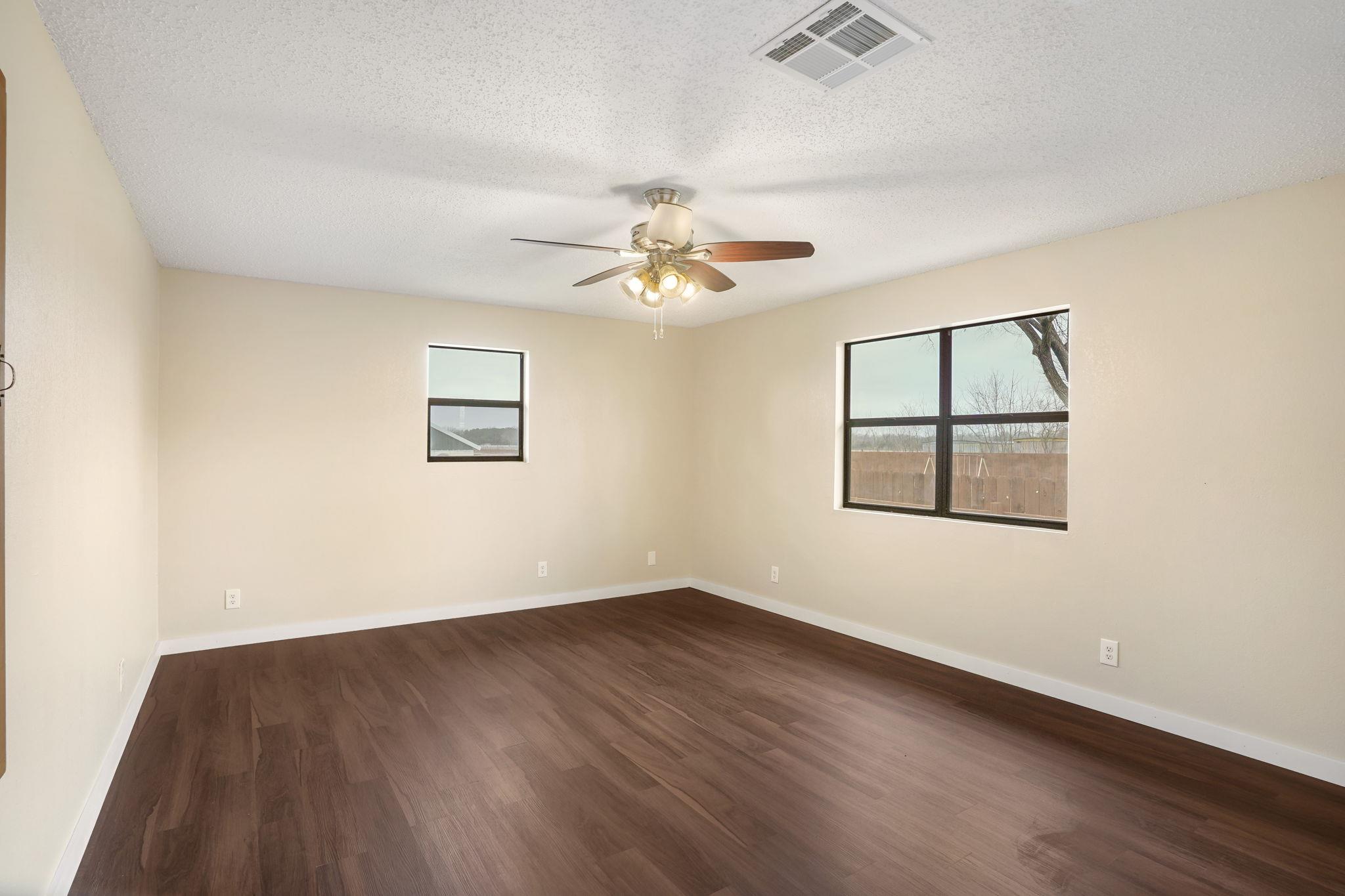 Image 16 of 34 For 358 Lake Placid Dr