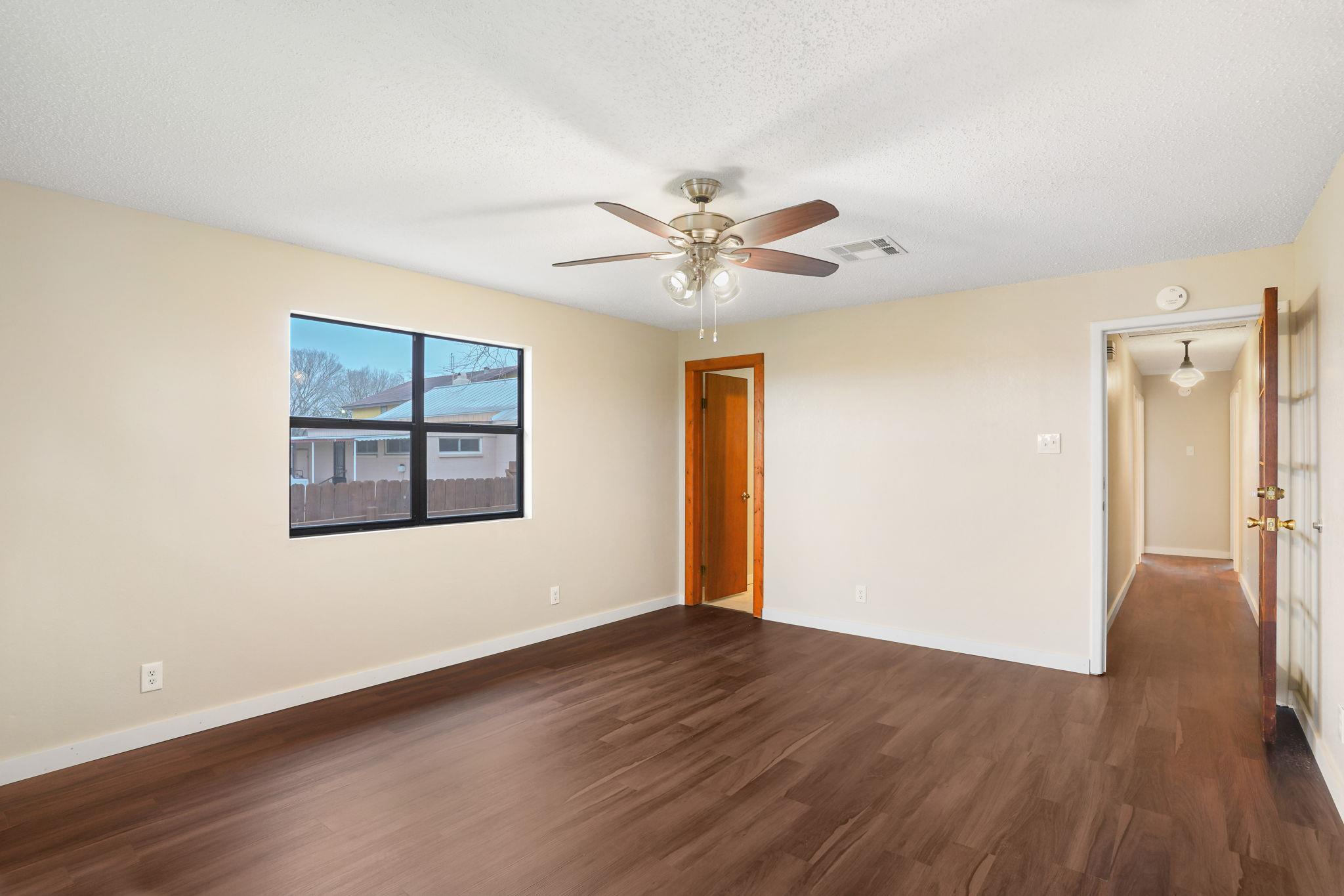 Image 17 of 34 For 358 Lake Placid Dr