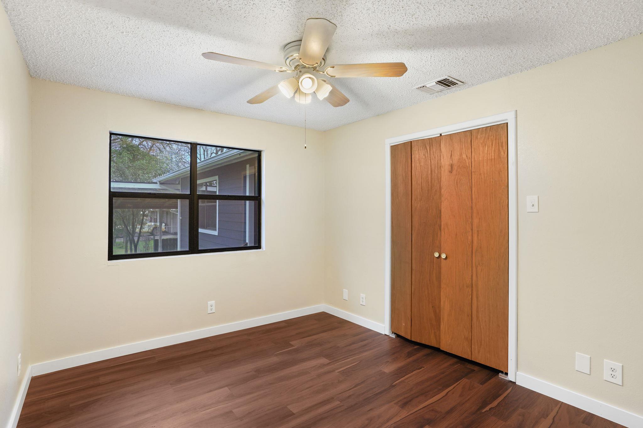 Image 22 of 34 For 358 Lake Placid Dr