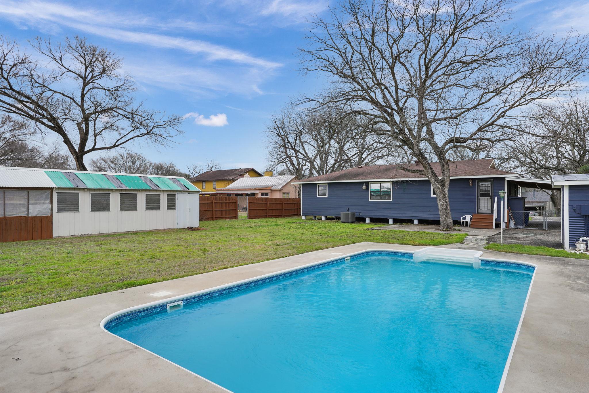 Image 25 of 34 For 358 Lake Placid Dr