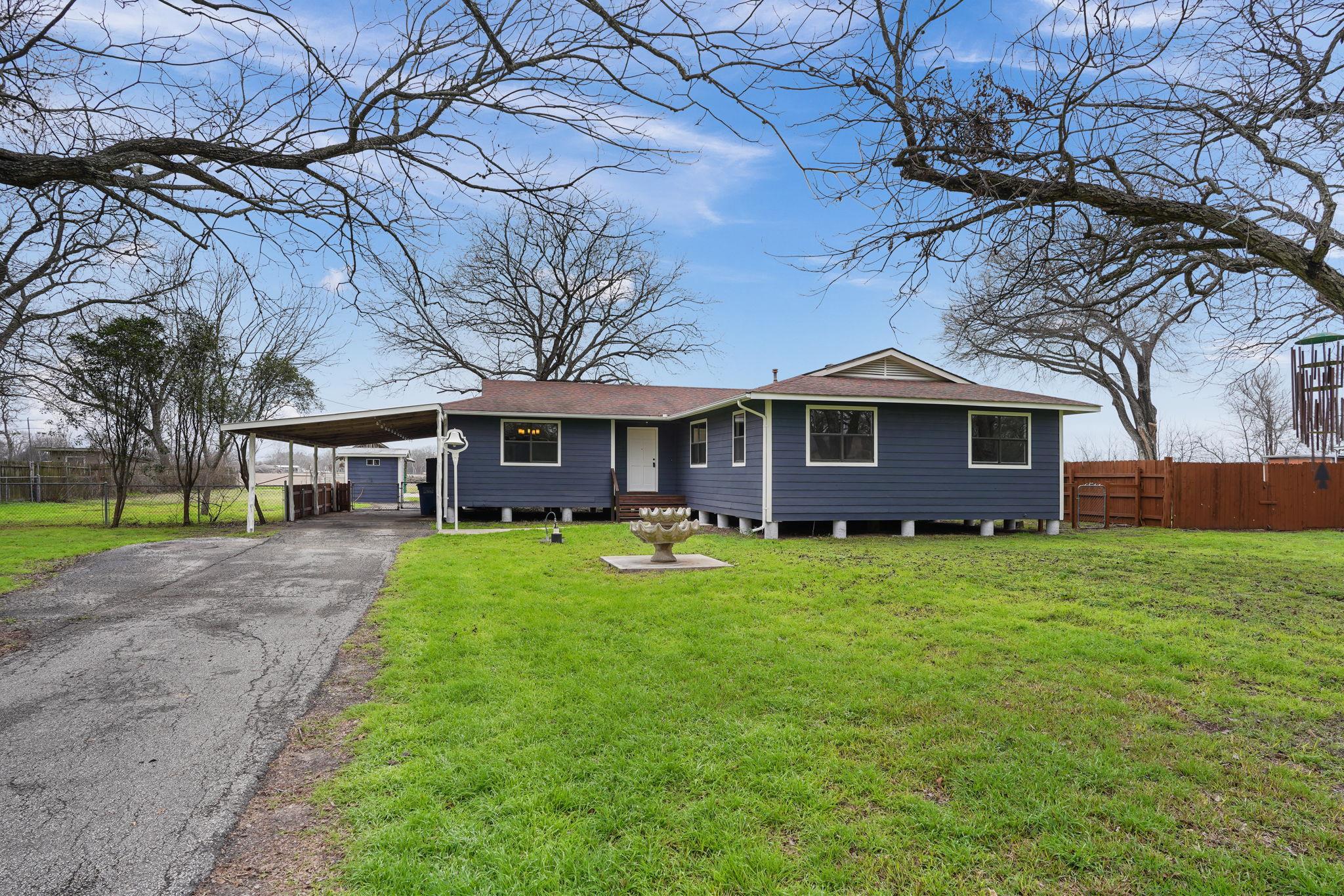 Image 3 of 34 For 358 Lake Placid Dr