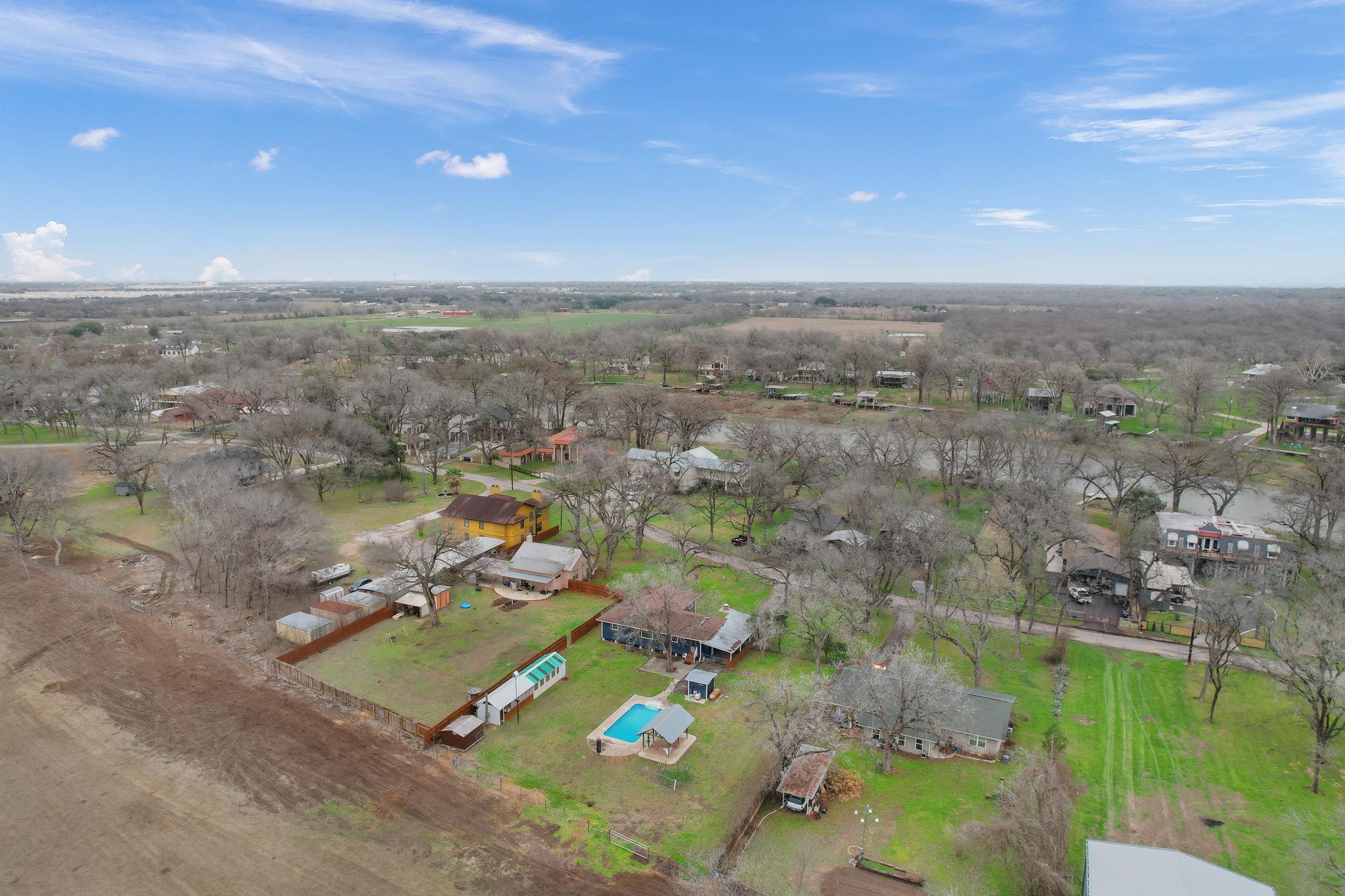 Image 32 of 34 For 358 Lake Placid Dr