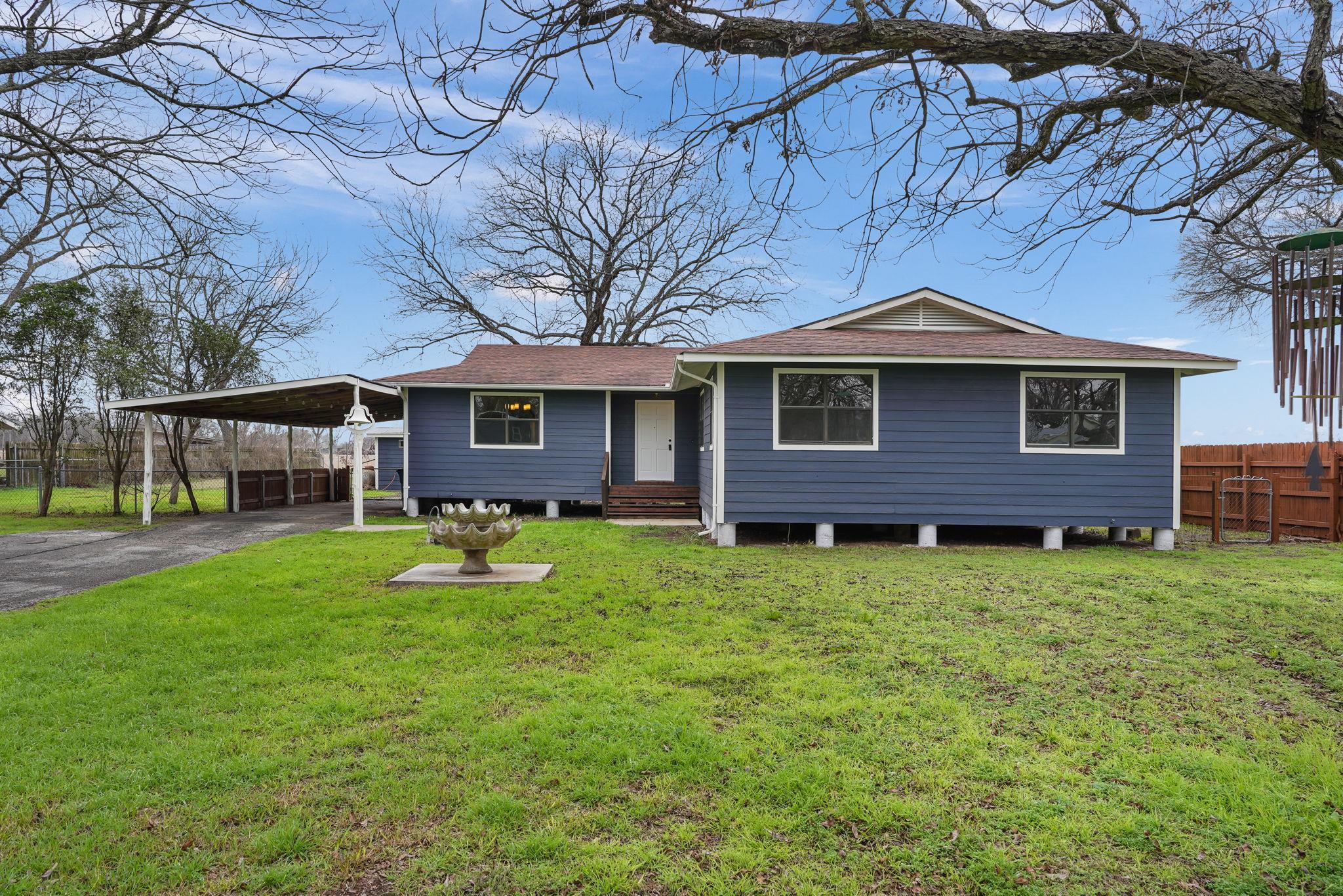 Image 4 of 34 For 358 Lake Placid Dr